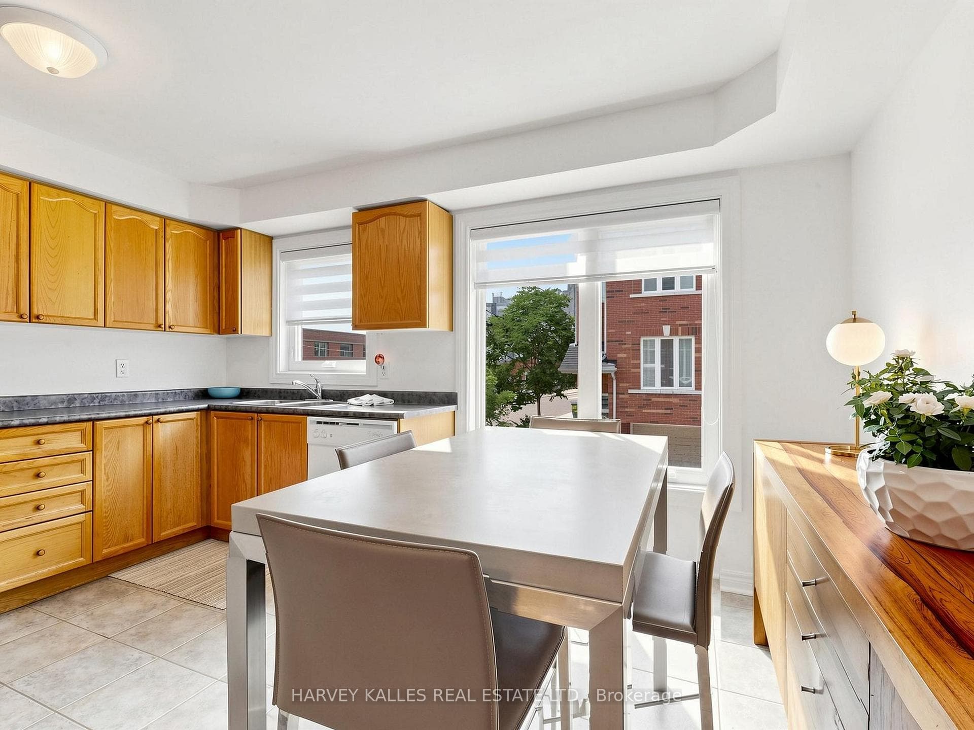 10 Lightbourn Avenue photo 19