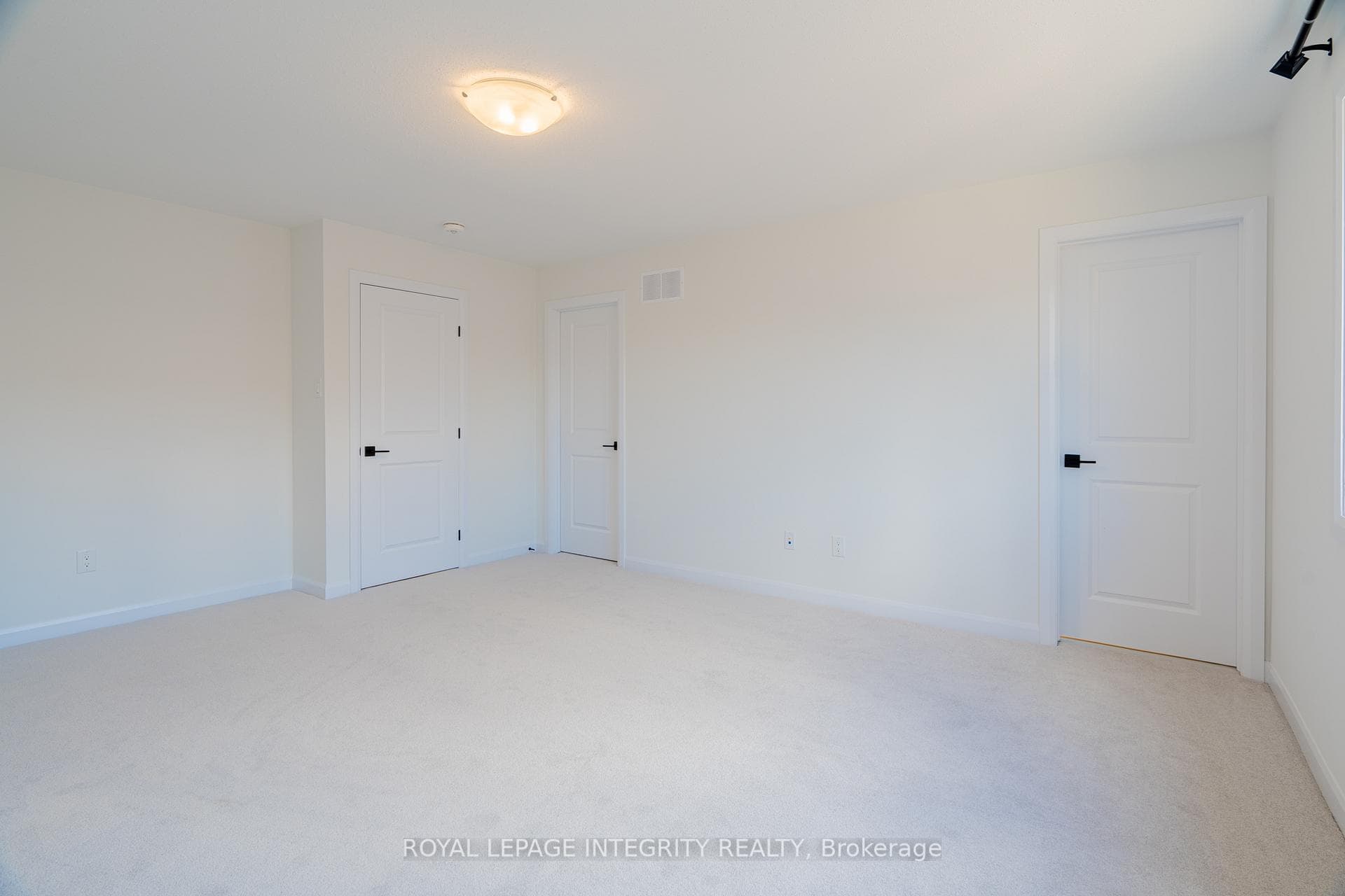 90 OSLER Street photo 14