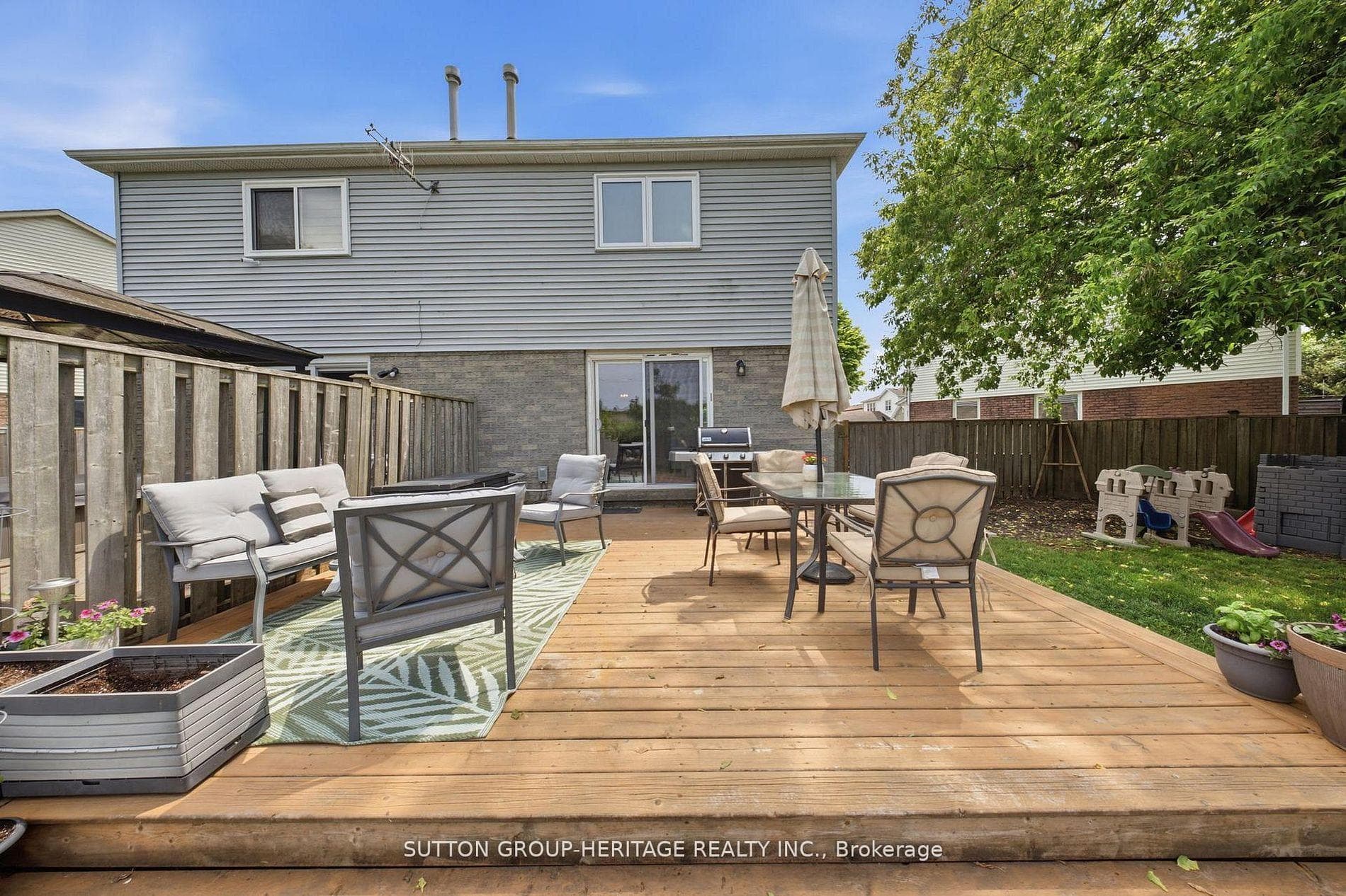 1413 Beaverbrook Court photo 32