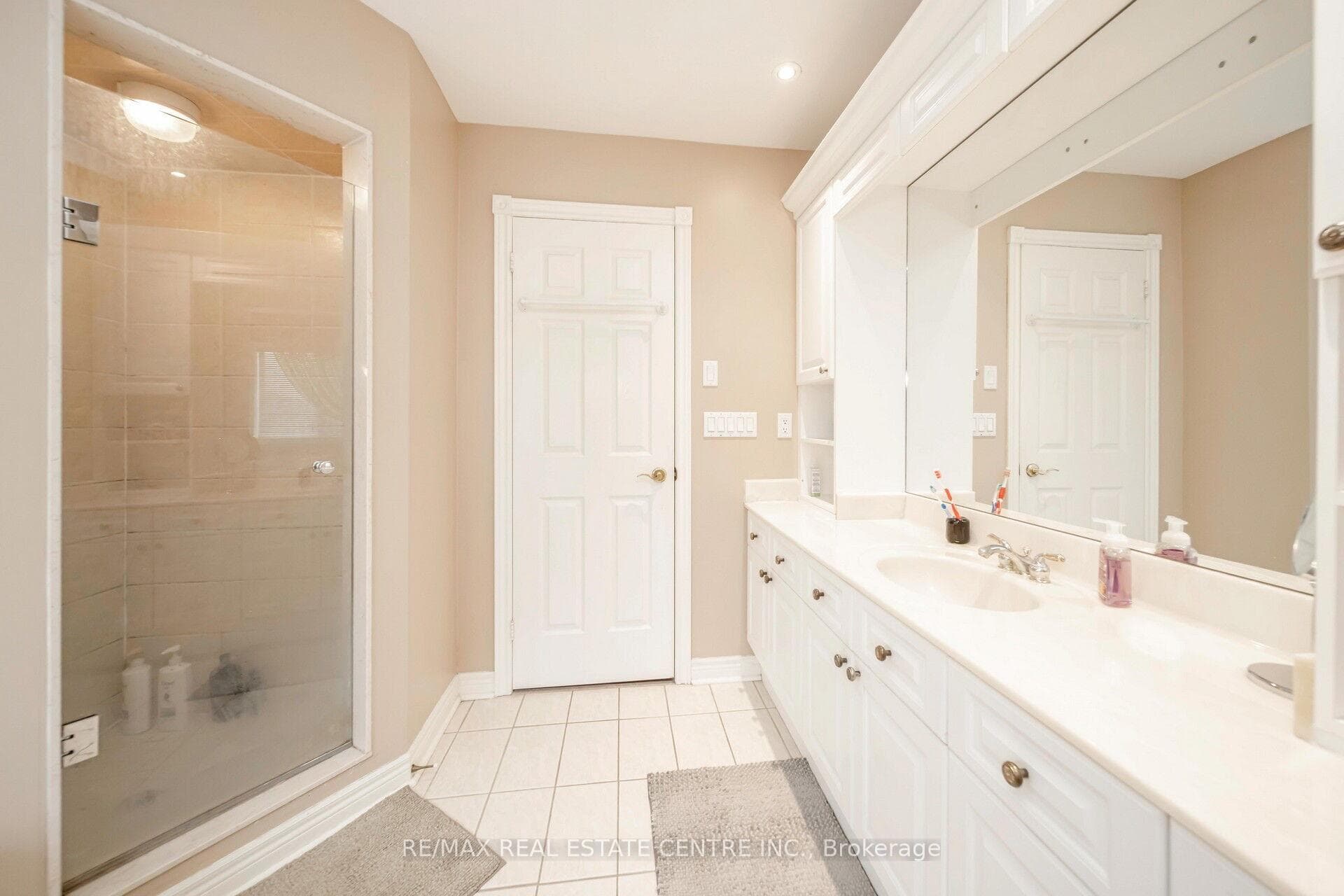 733 Macbeth Heights photo 26