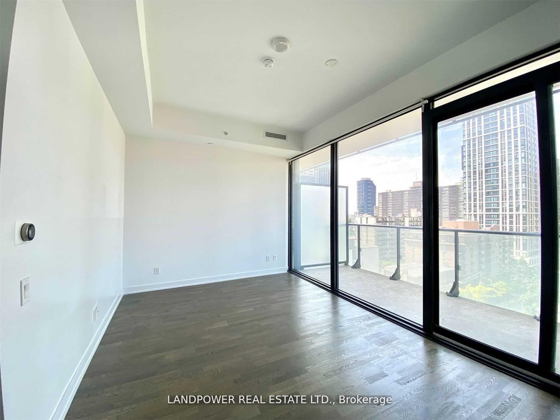 185 Roehampton Avenue Unit 804 photo 5