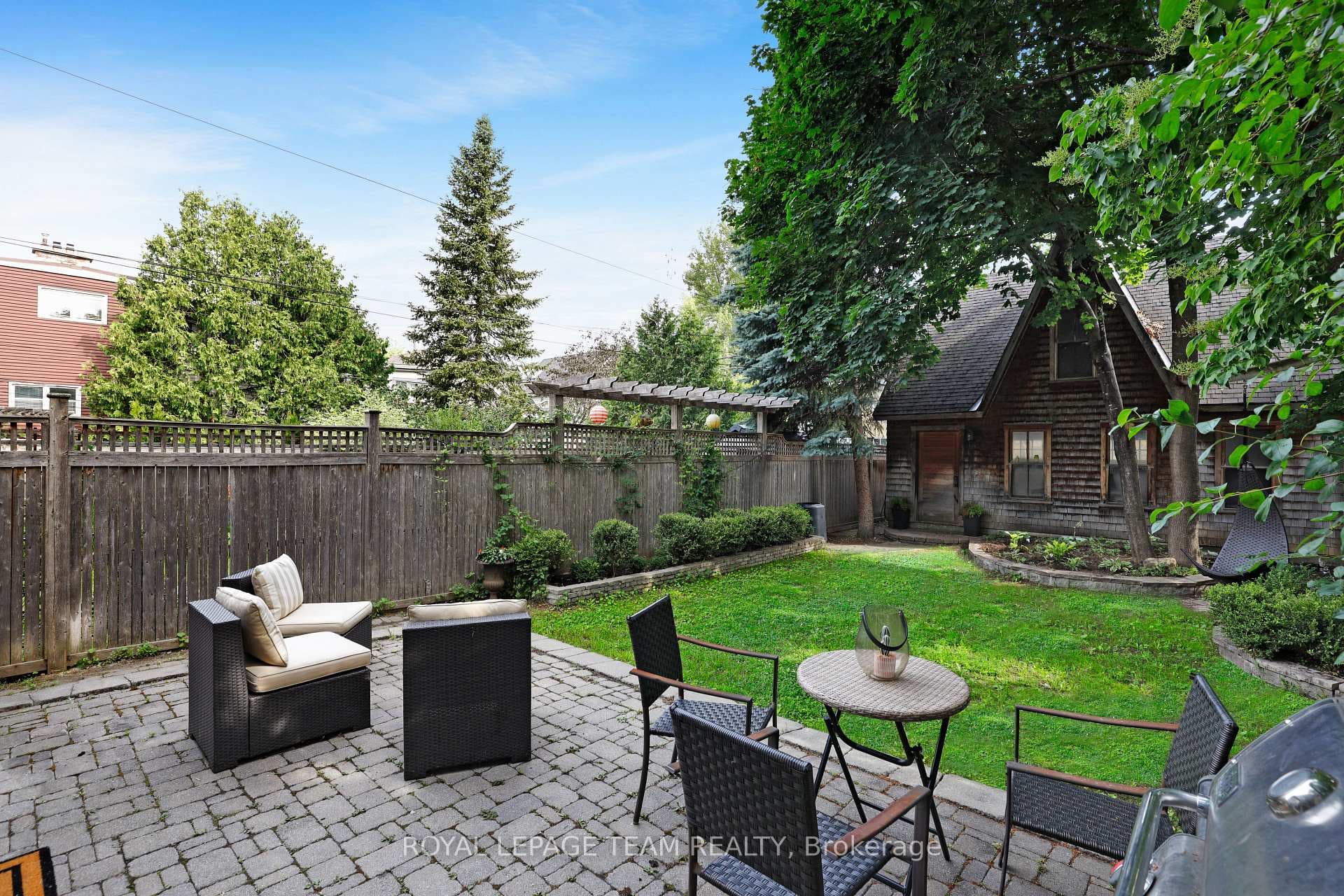 108 Stanley Avenue photo 44