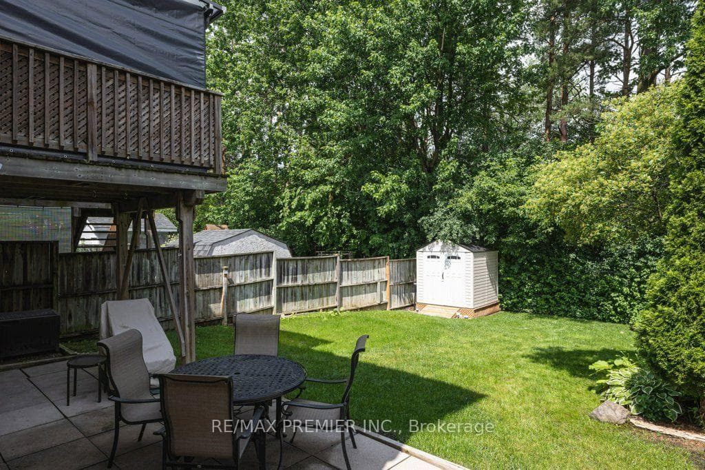 93 Kate Aitken Crescent photo 35