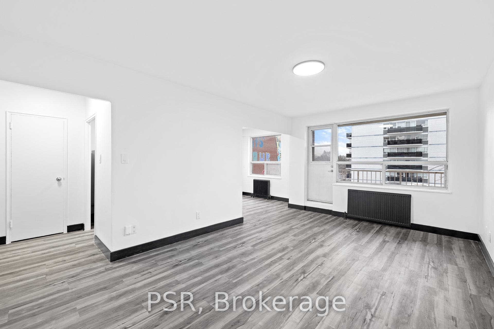 600 Eglinton Avenue Unit 303 photo 1