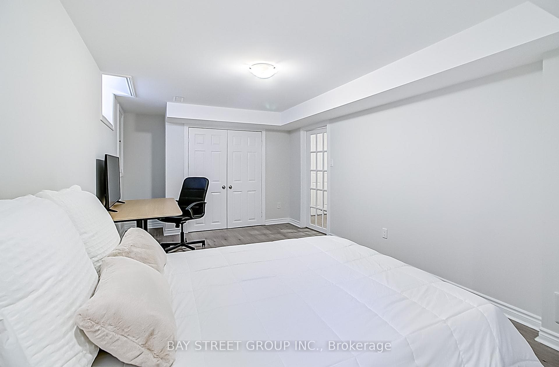 2104 Mayflower Boulevard photo 28