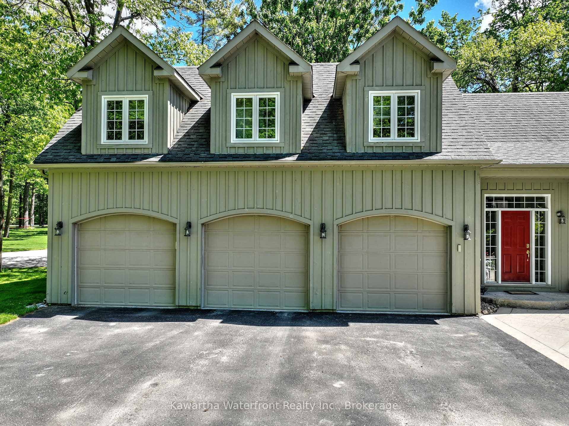 Triple Garage