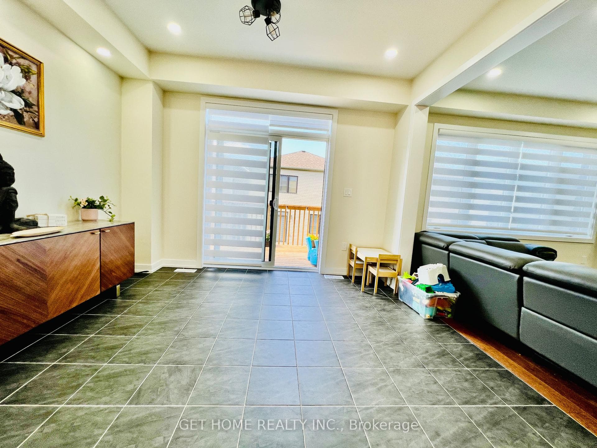 25 Wintergreen Crescent photo 11