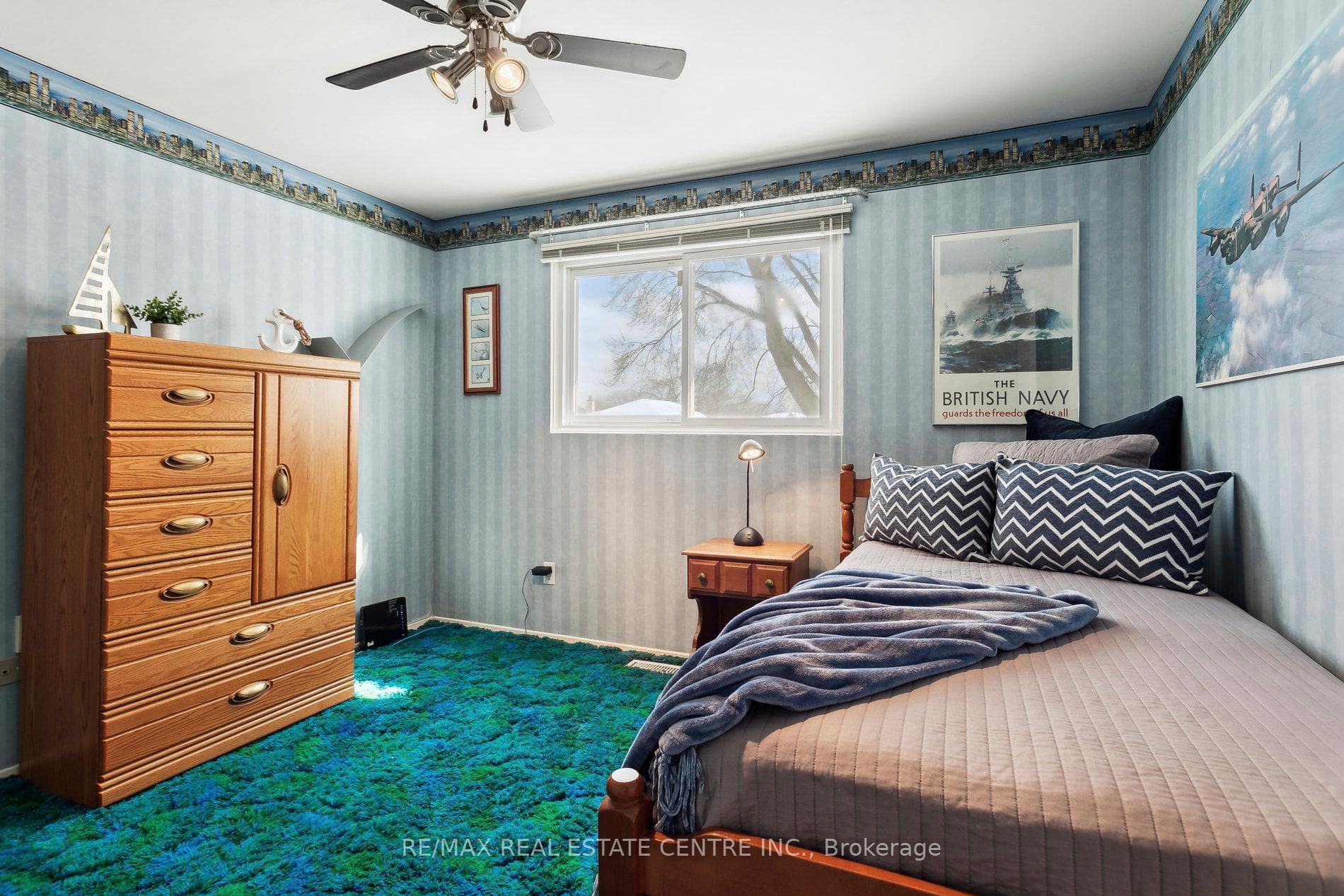 3566 Nadine Crescent photo 38
