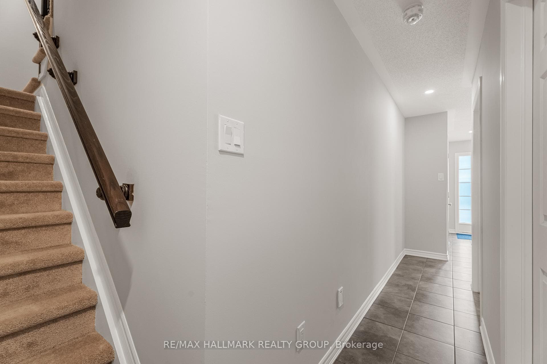 404 Rosingdale Street photo 9