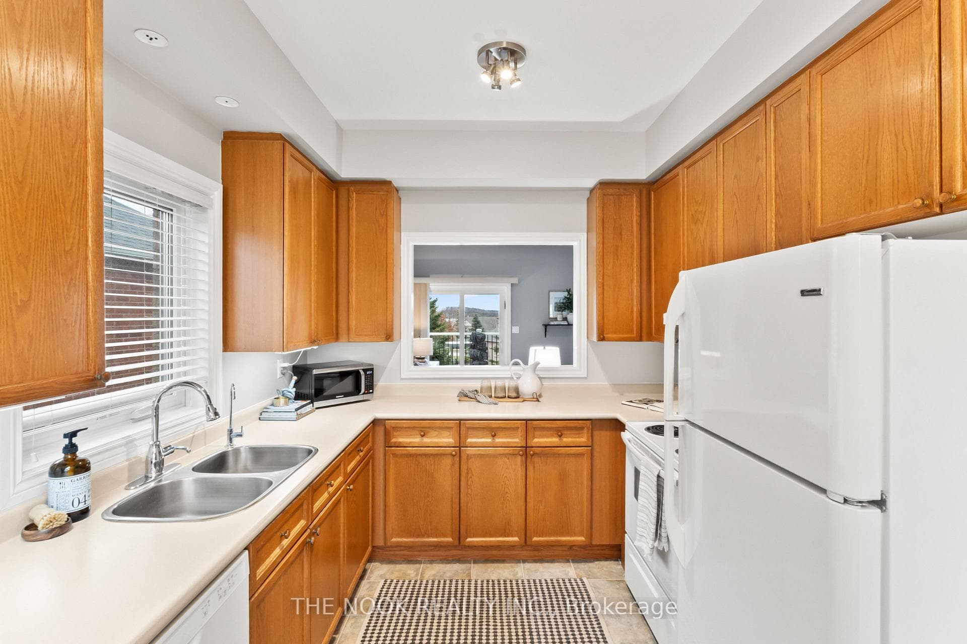 79 South Garden Court photo 7