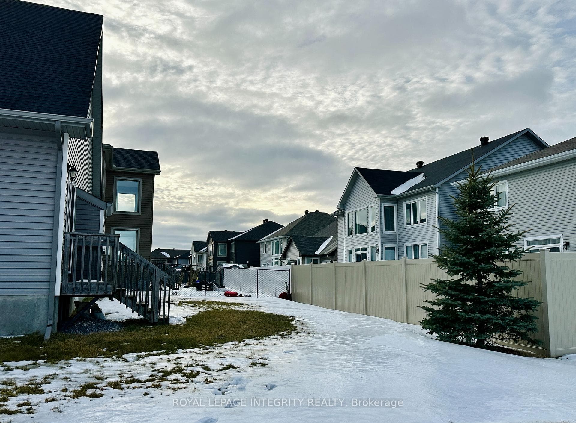 200 Rover Street photo 22