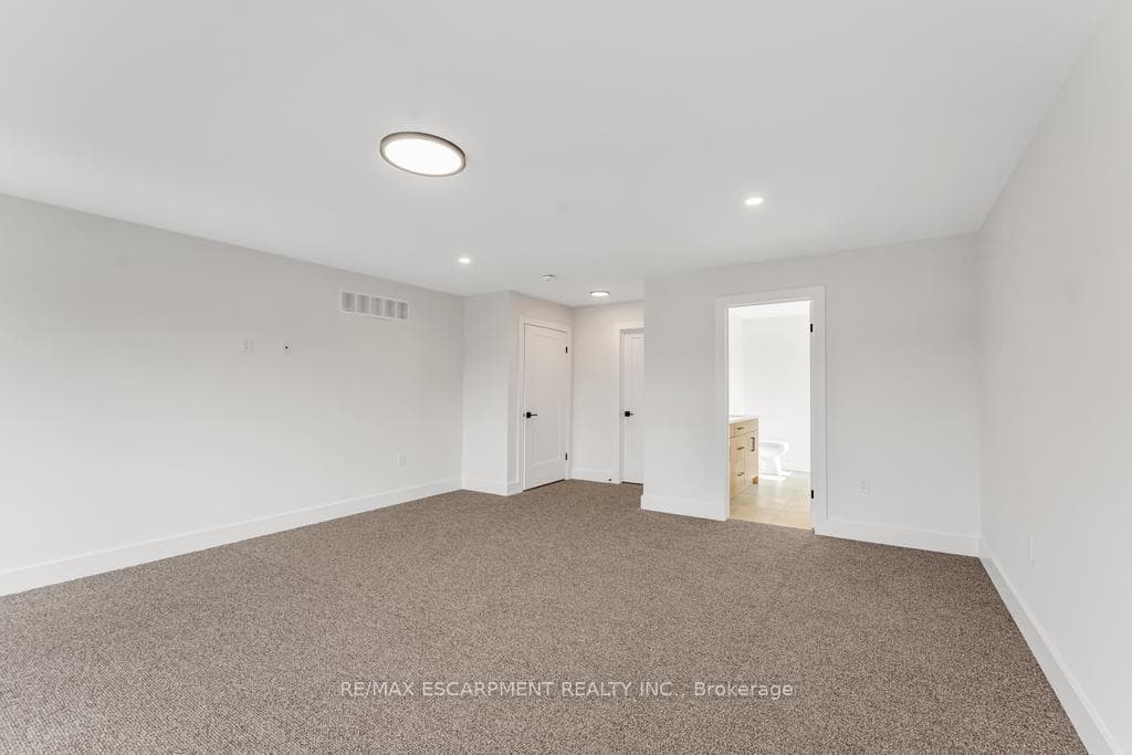 1313 Baseline Road photo 18
