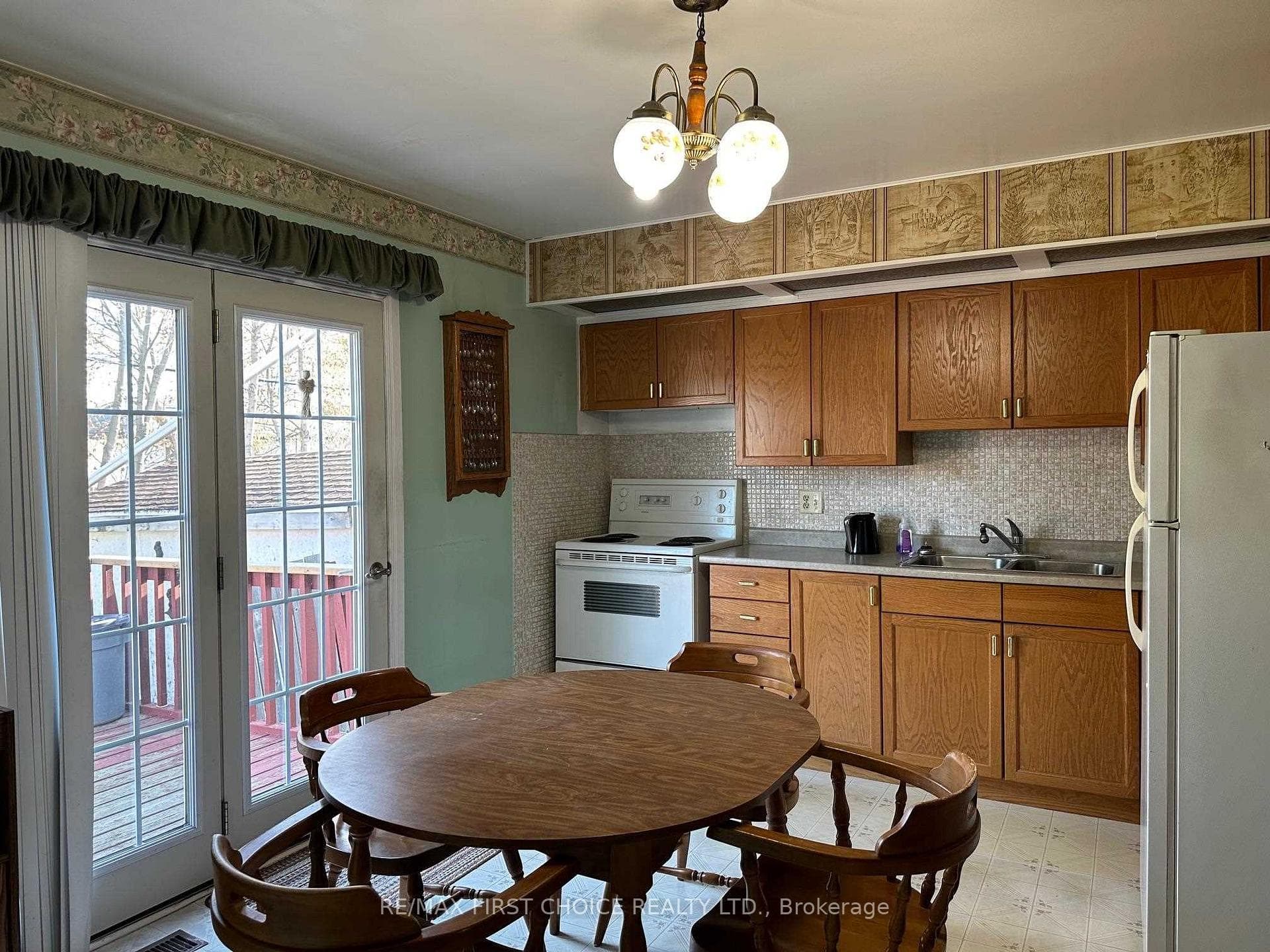 452 James Street photo 5