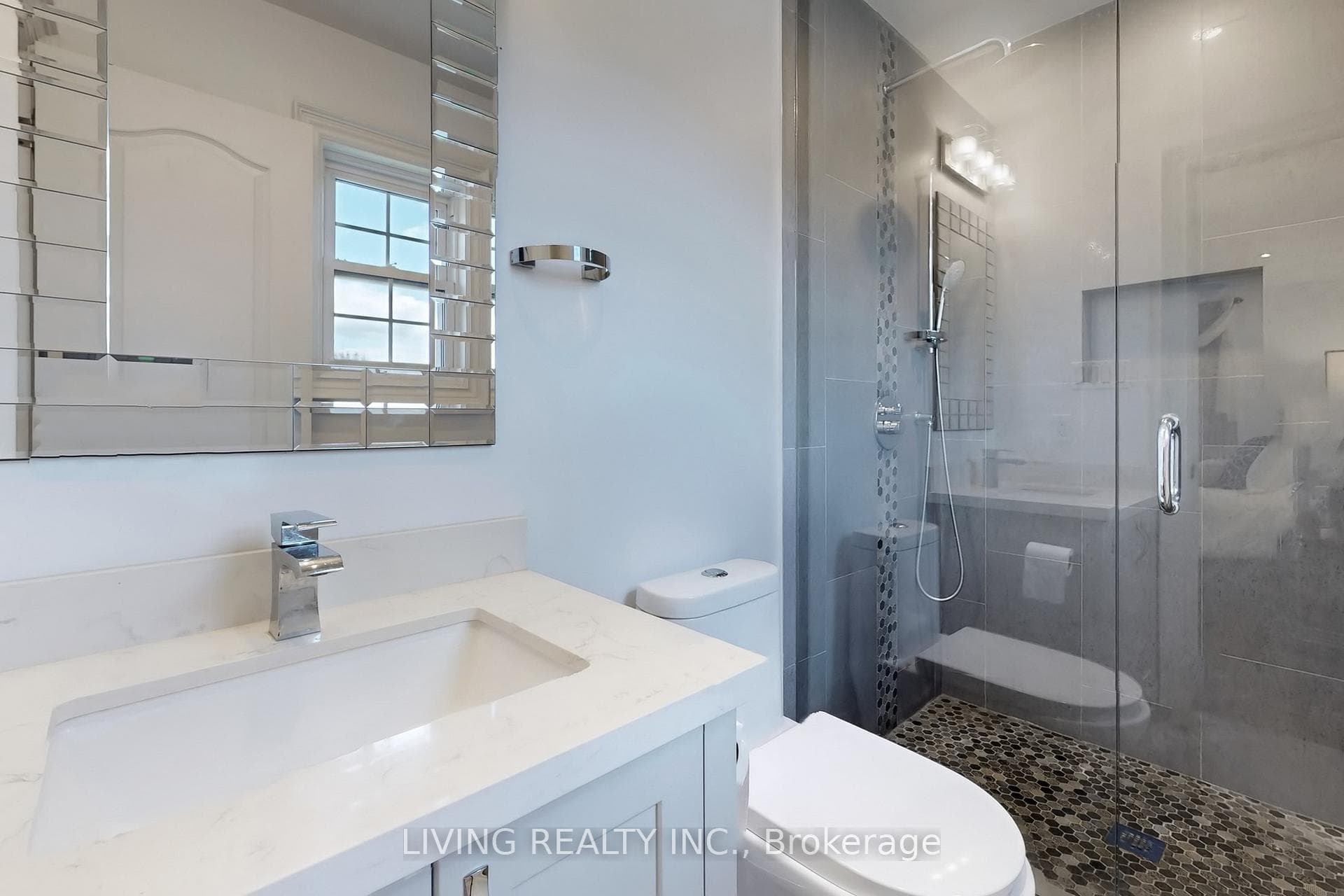 22 Ashdown Crescent photo 29