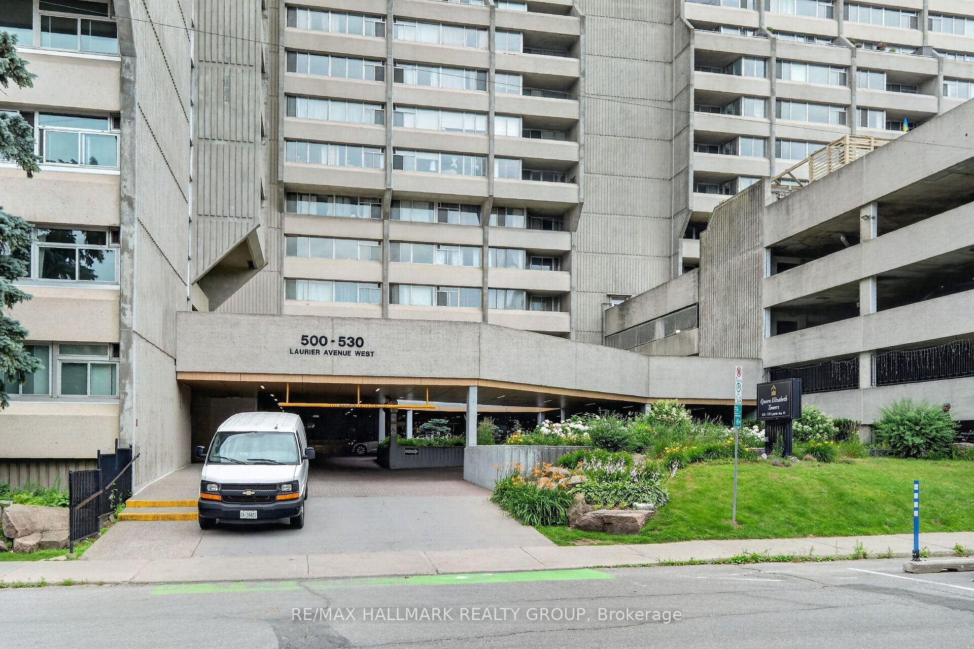 530 Laurier Avenue Unit 1907 photo 2