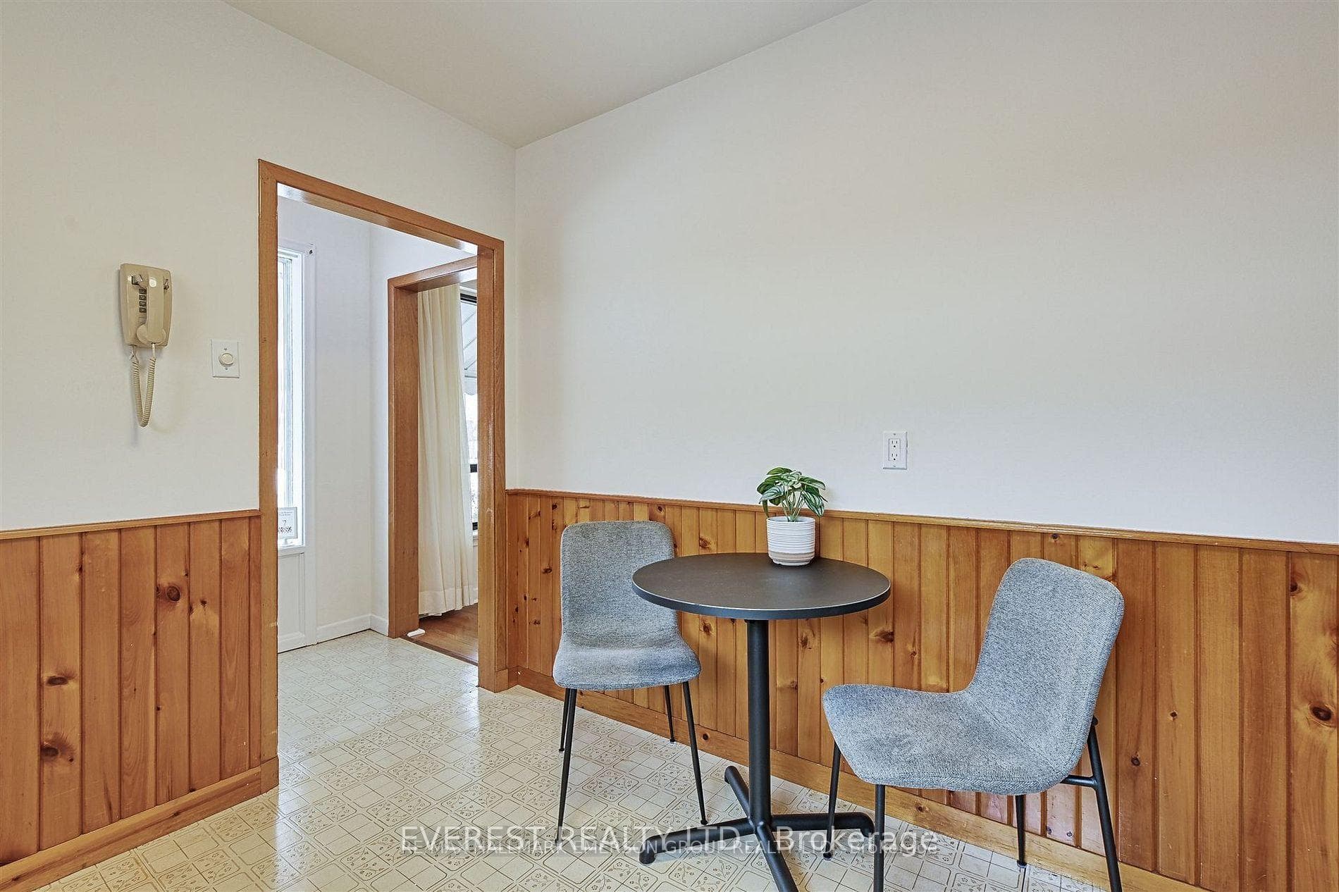 99 Rochman Boulevard photo 14