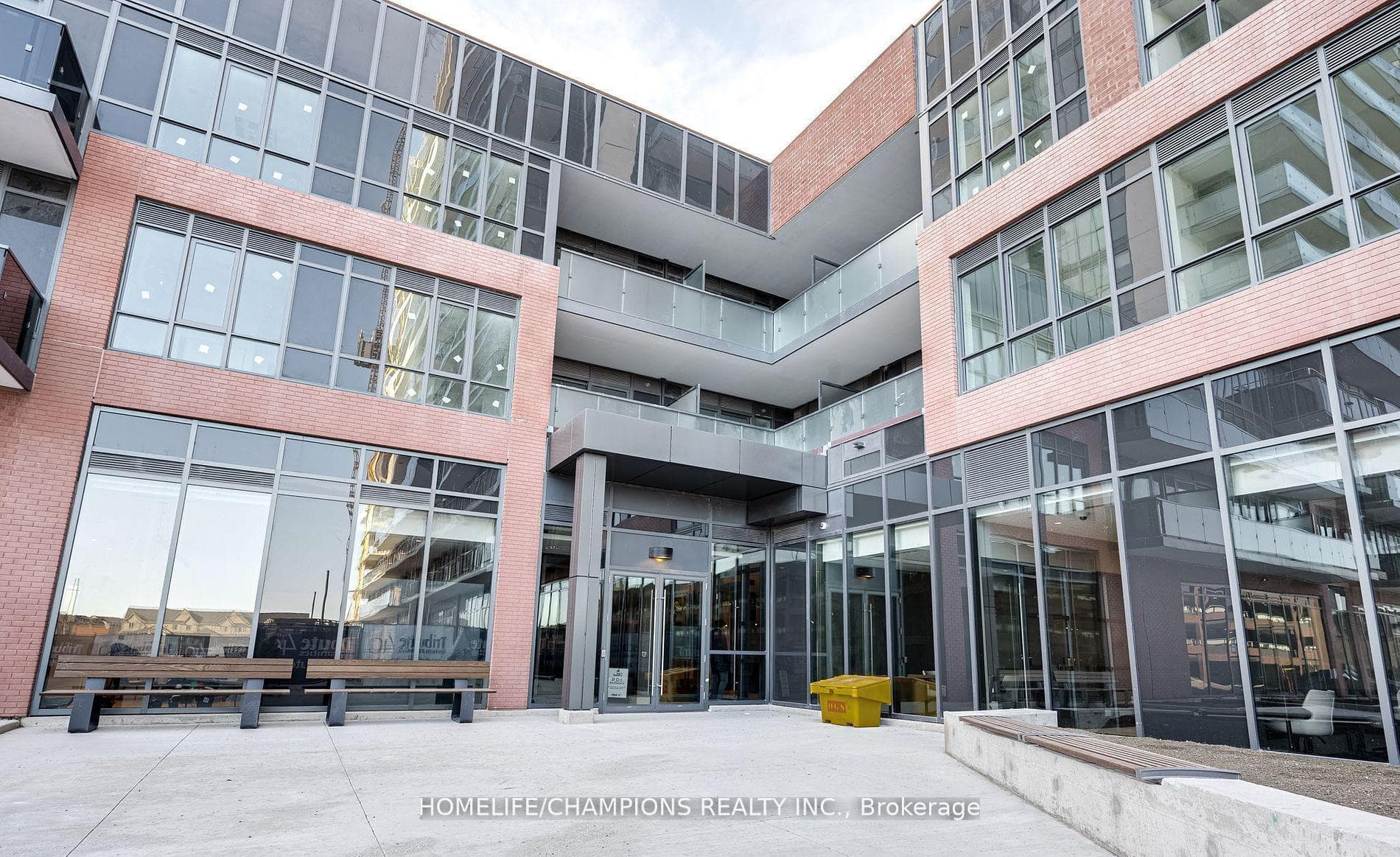 2545 Simcoe Street Unit 1008 photo 2