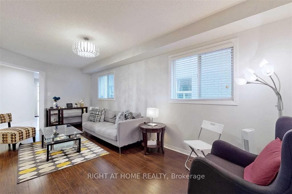 3256 Equestrian Crescent Unit UPPER photo 12
