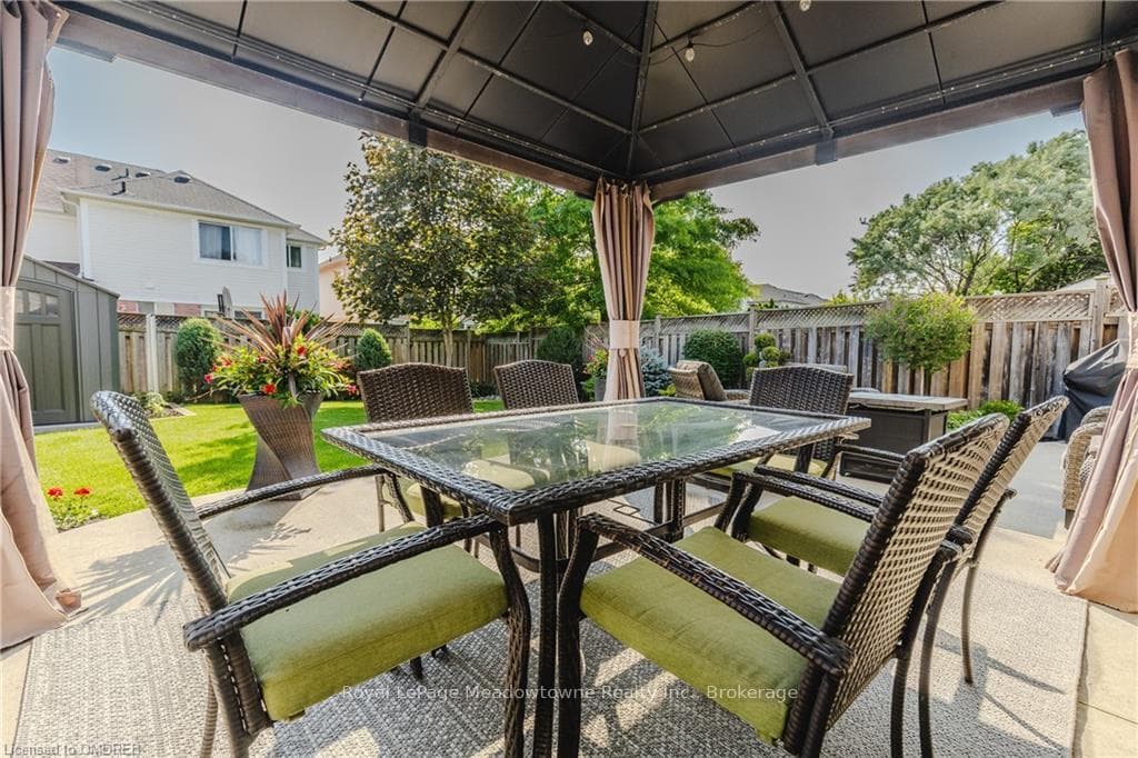 1042 ZIMMERMAN Crescent photo 46