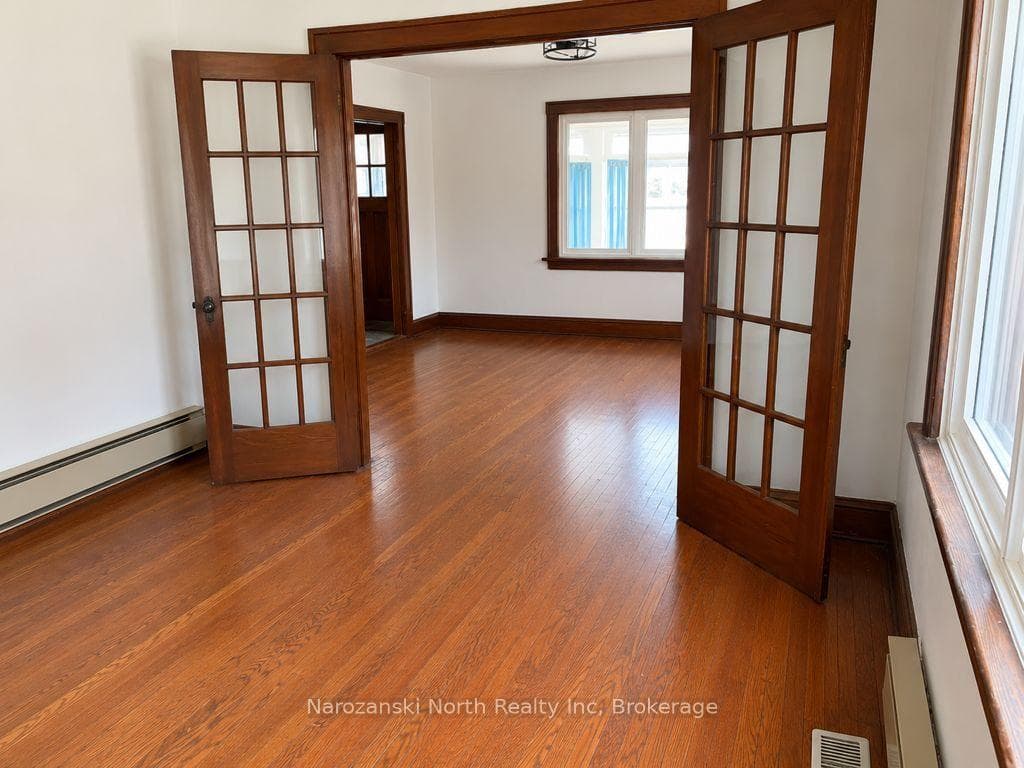 293 Elm Street photo 5