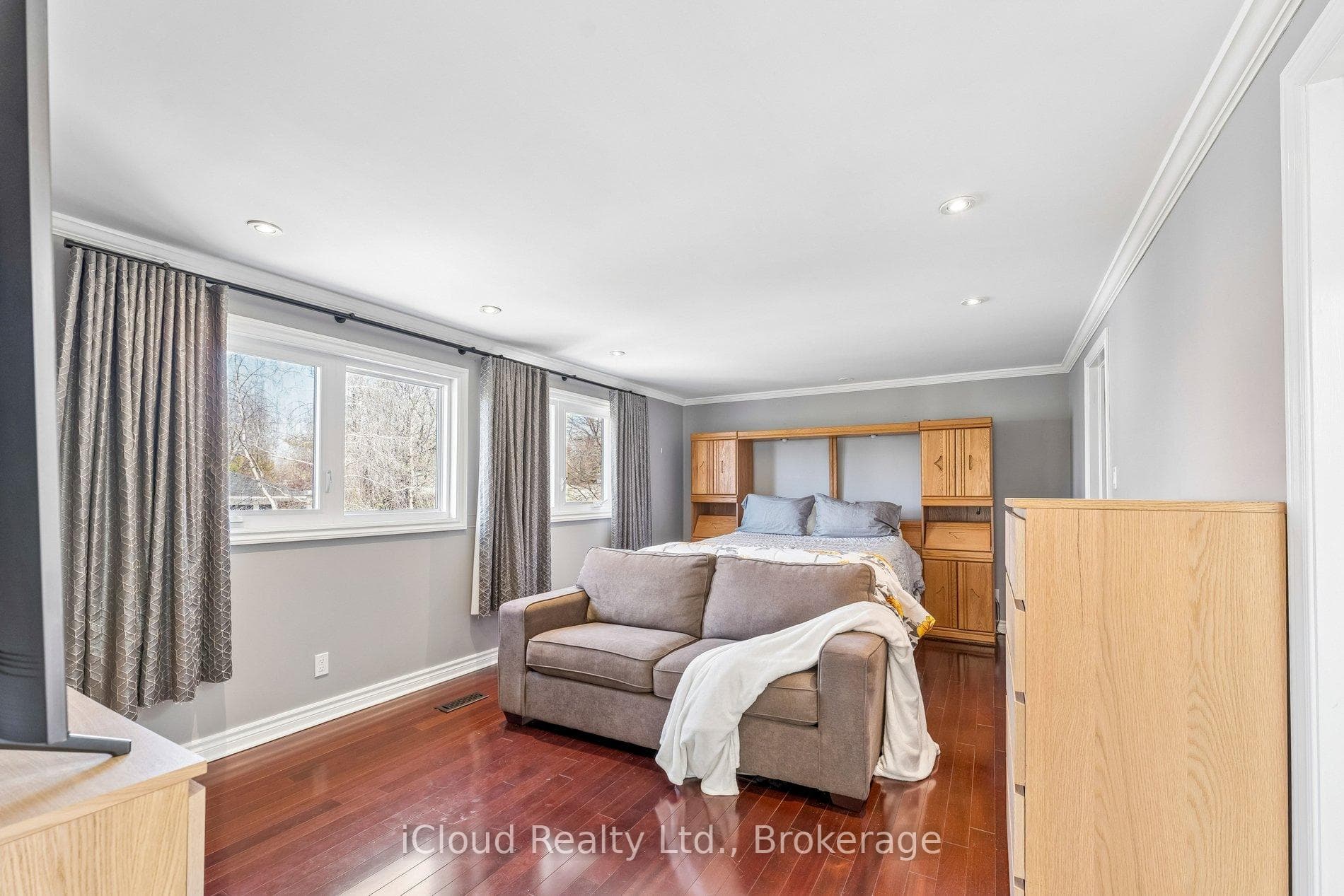43 Ferndale Crescent photo 18