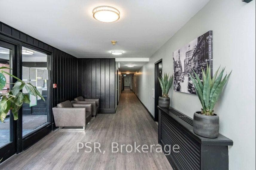 600 Eglinton Avenue Unit 207 photo 6