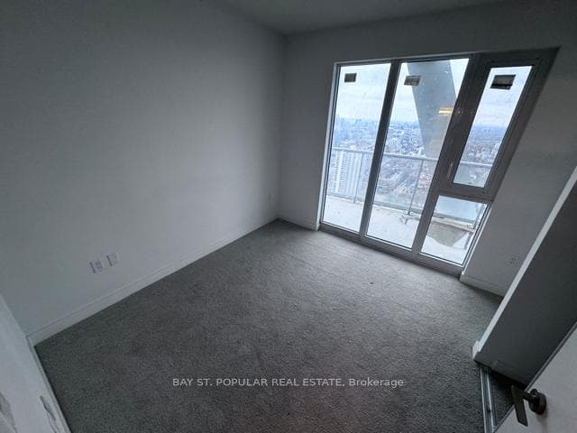 230 Simcoe Street Unit 3218 photo 4