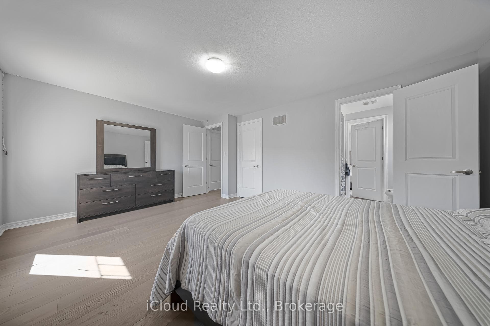 795 Robert Ferrie Drive photo 29