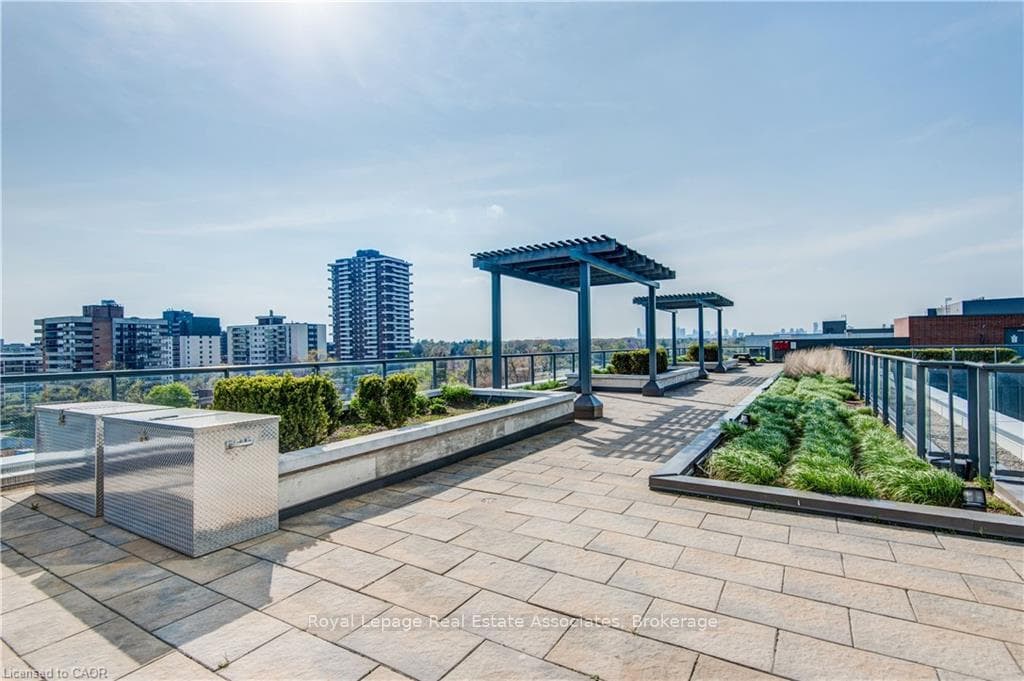 1 Hurontario Street Unit 609 photo 46