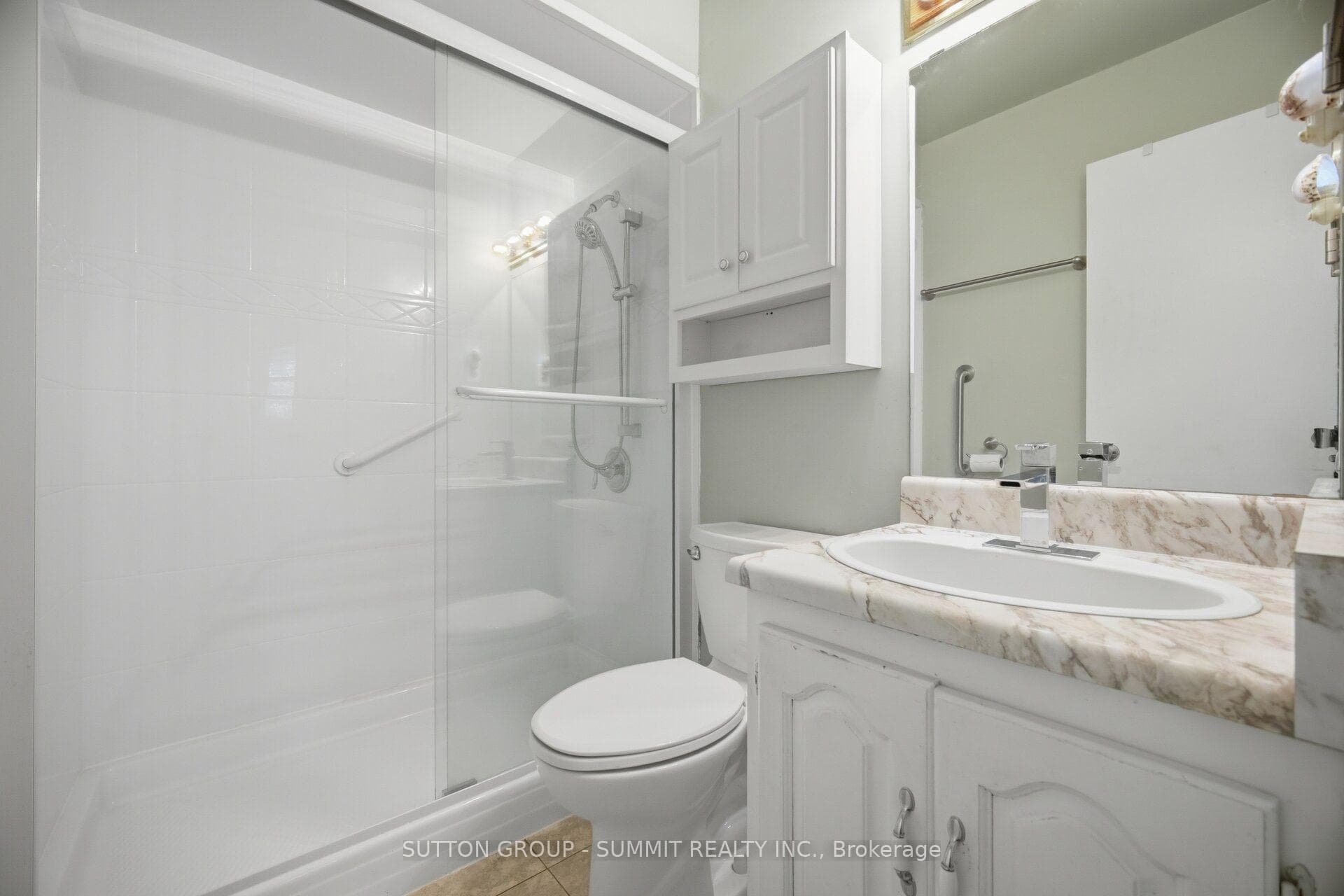 667 Green Meadow Crescent photo 32