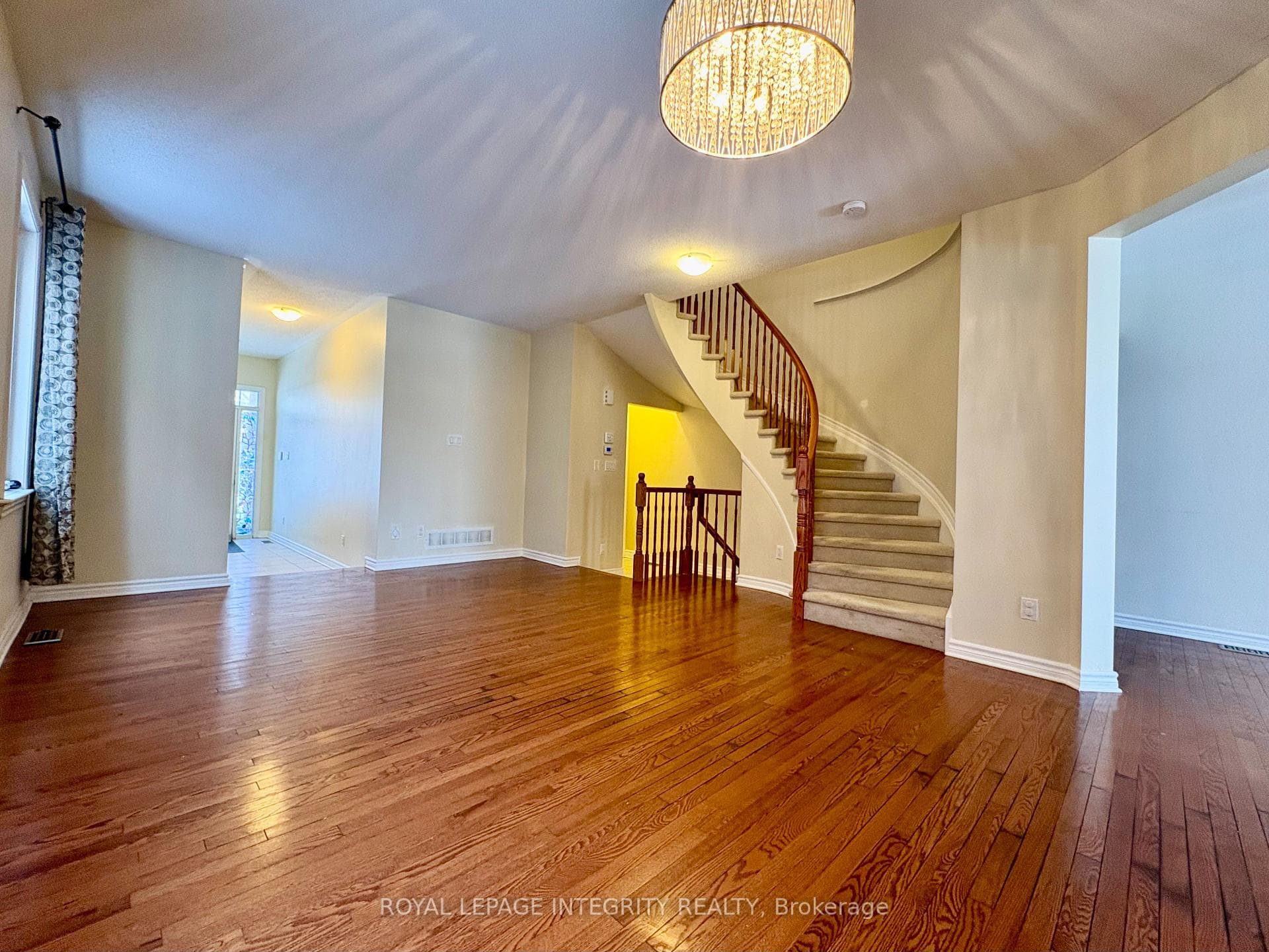 154 Highbury Park Drive photo 11