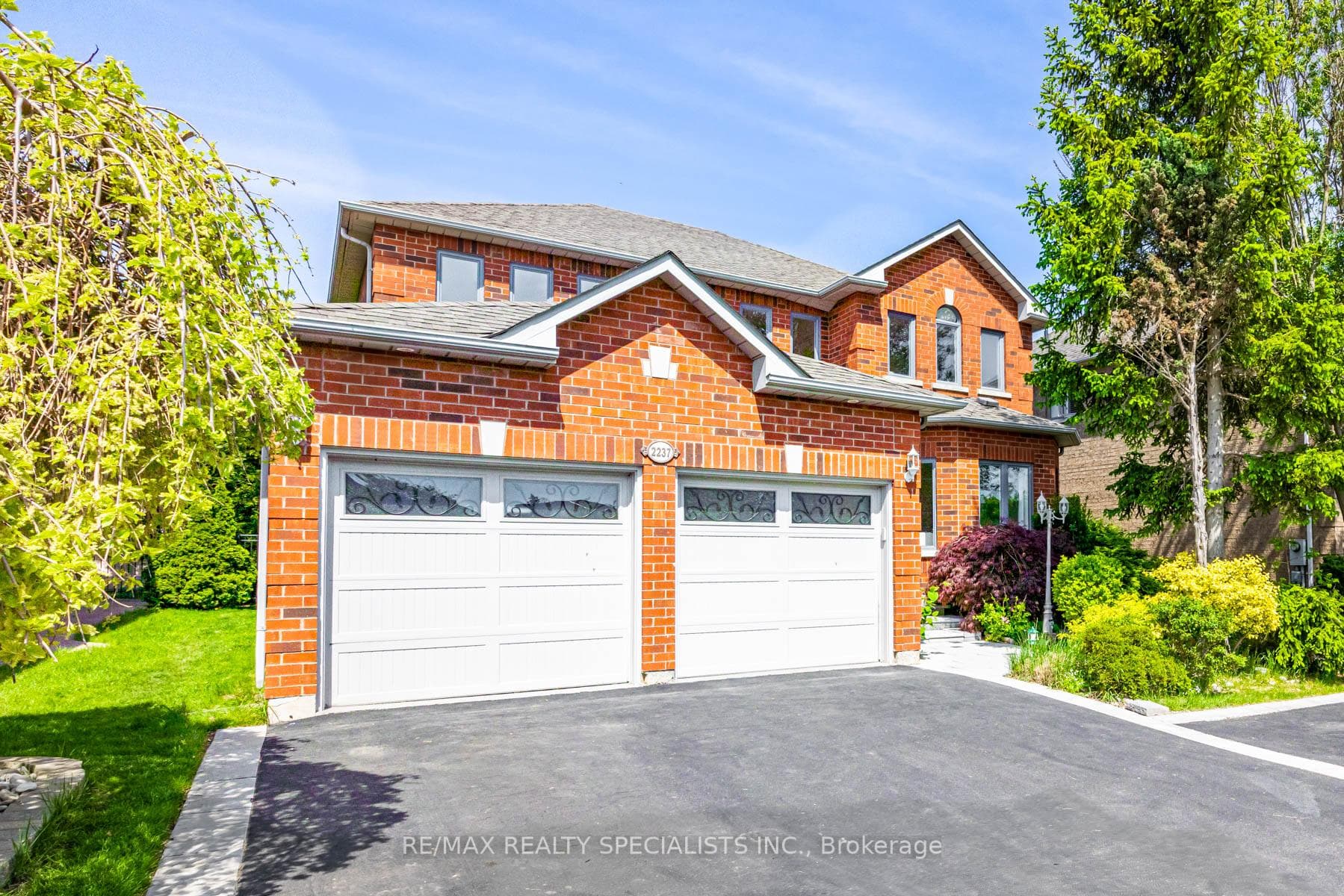 2237 Proudfoot Trail photo 3