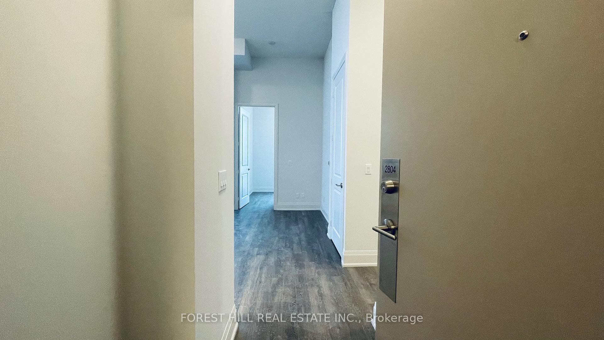 20 Meadowglen Place Unit 2804 photo 3