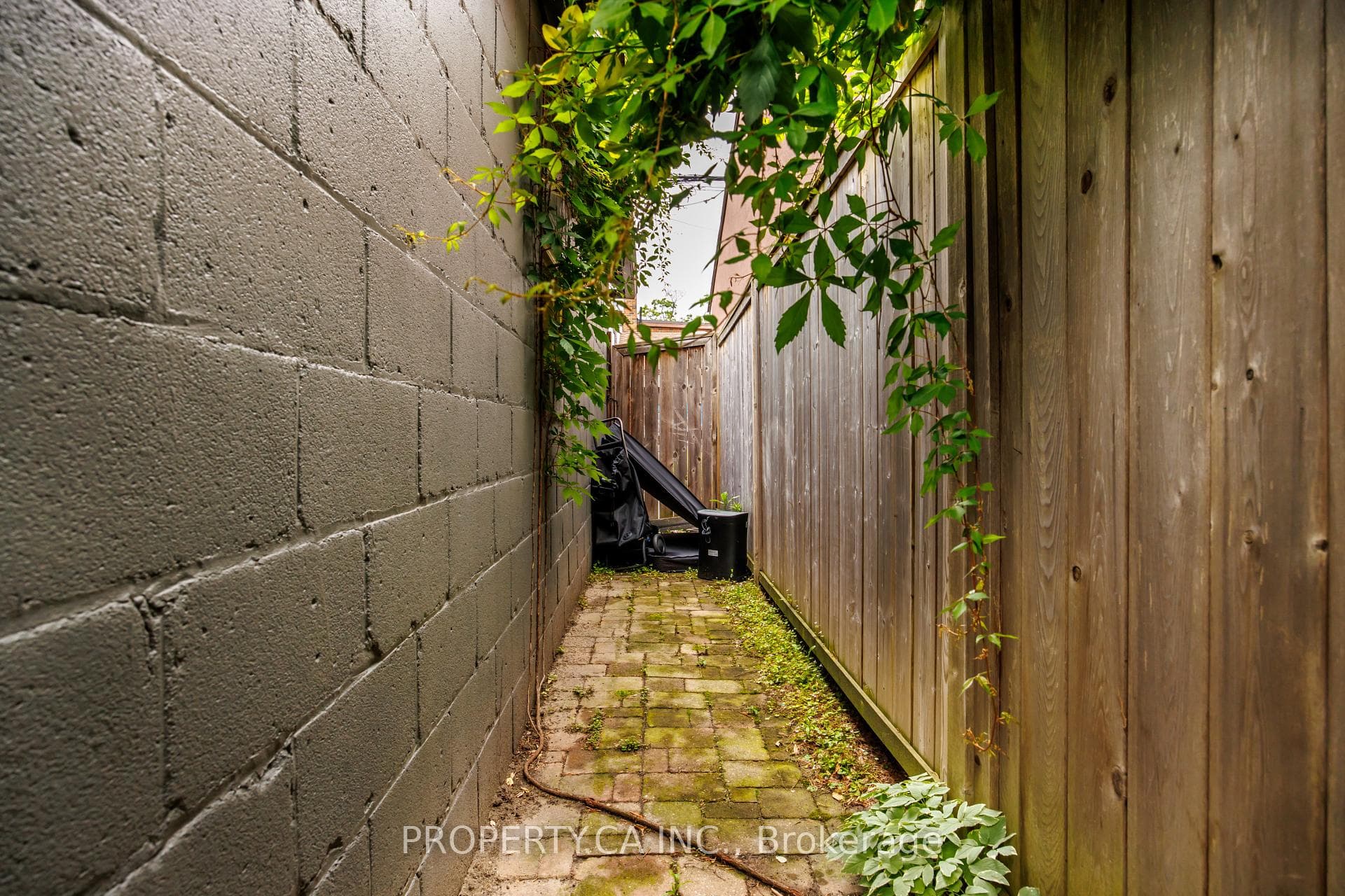 233 Clinton Street photo 30