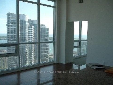 55 Bremner Boulevard Unit 2807 photo 9