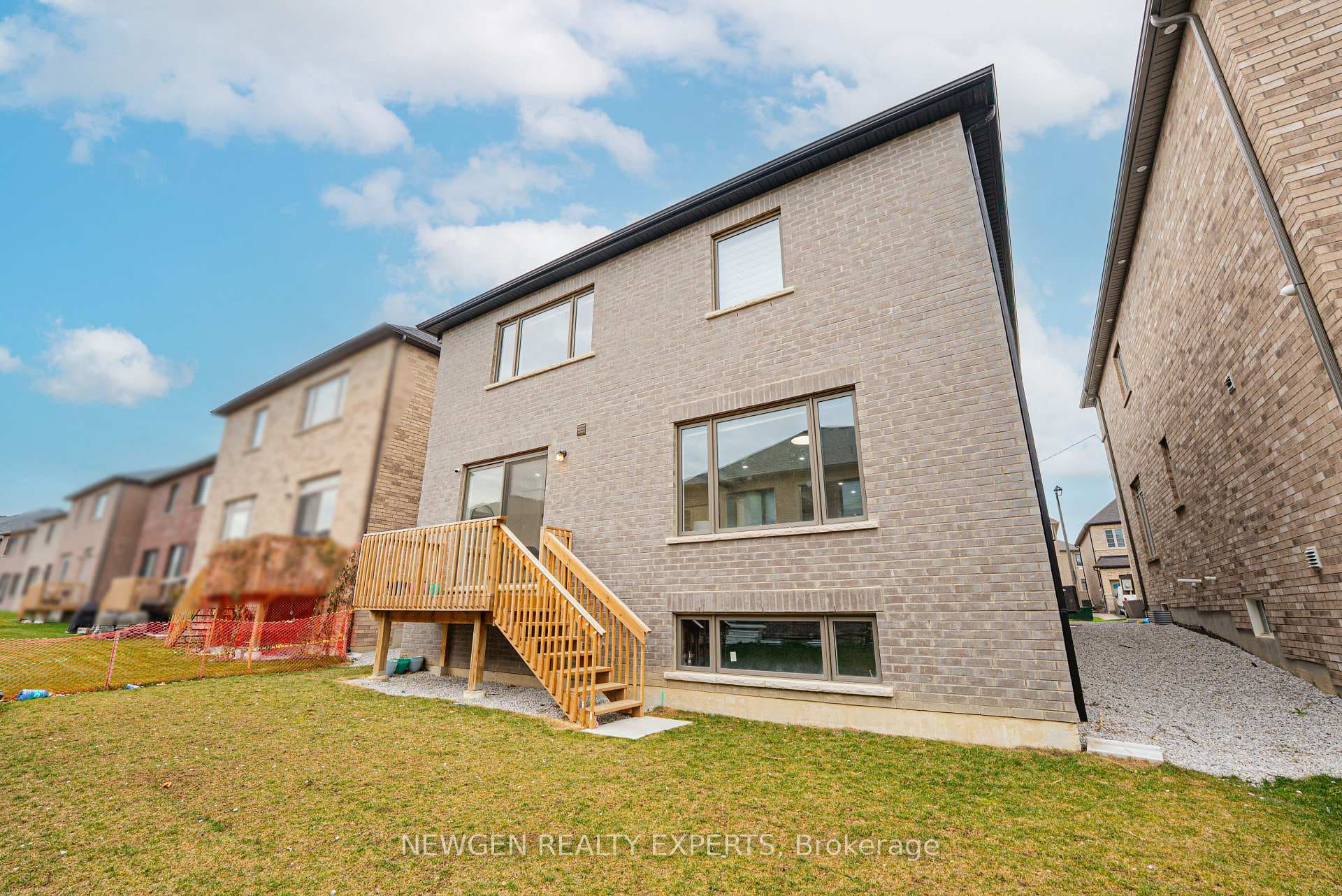 53 Lipscott Drive photo 41