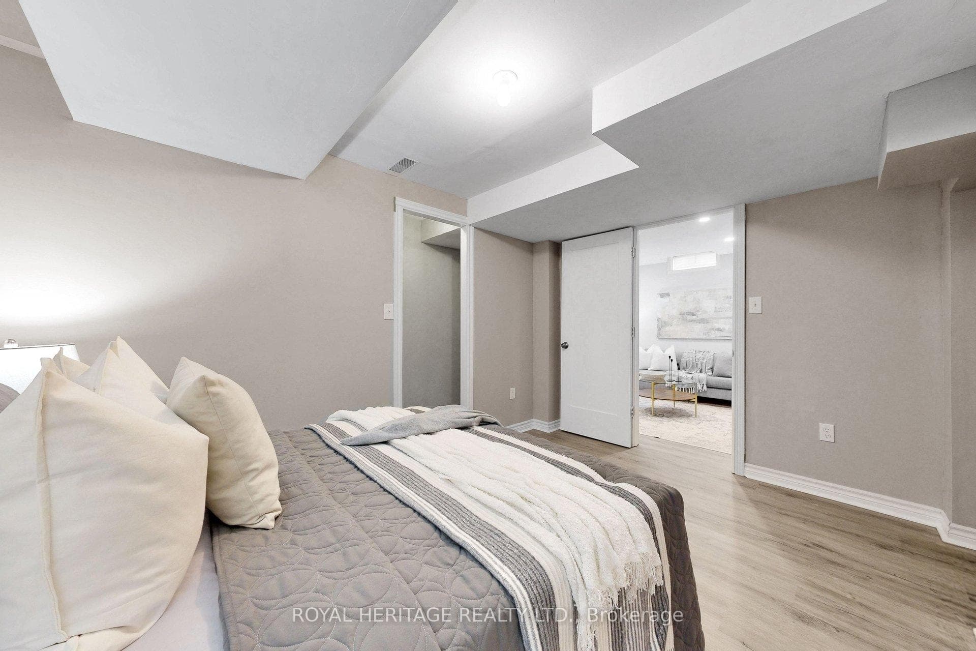 32 Bathgate Crescent photo 47