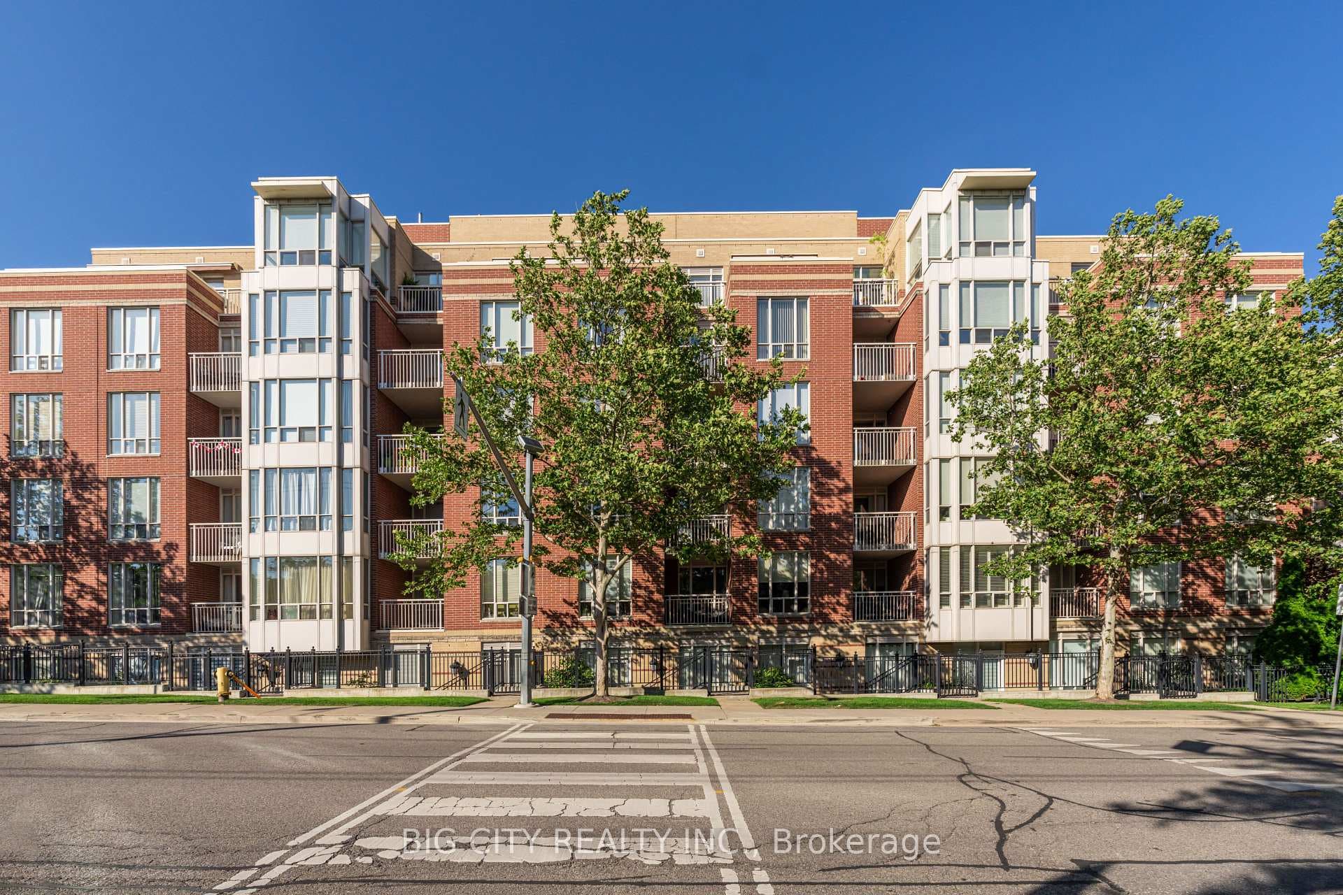 455 Rosewell Avenue Unit 412 photo 2