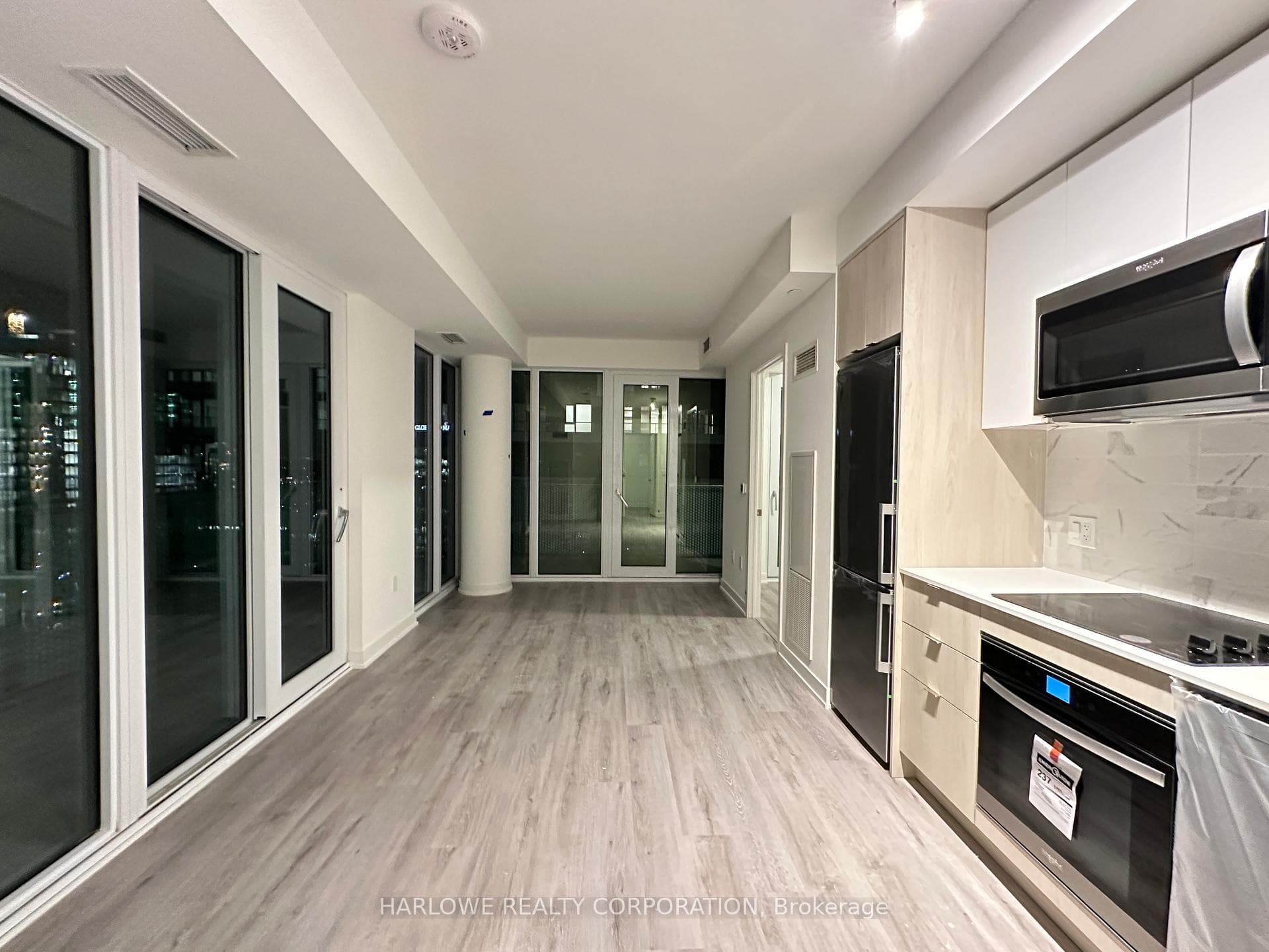 135 Lower Sherbourne Street Unit 2217 W photo 3