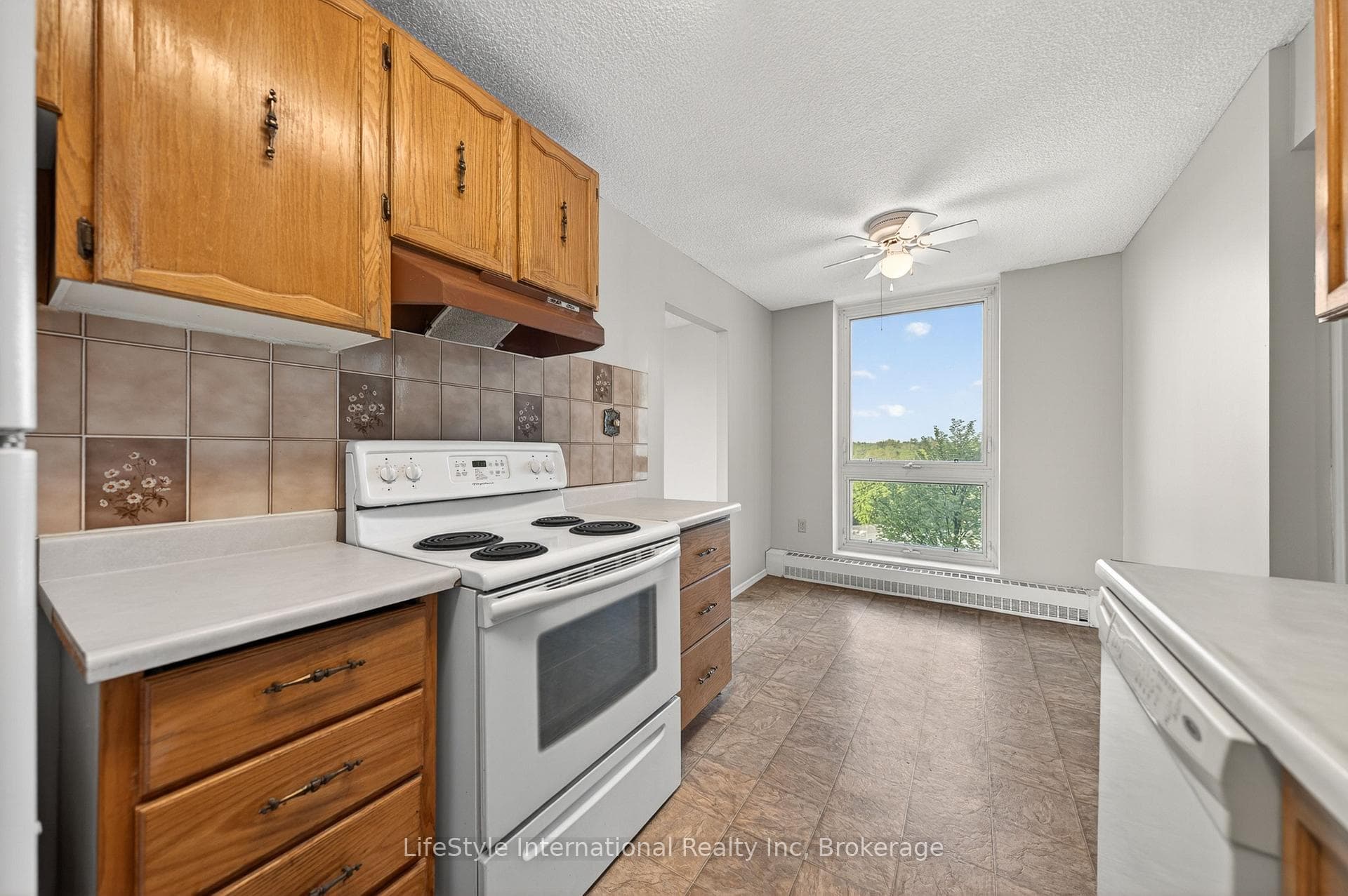 19 Woodlawn Road Unit 512 photo 16