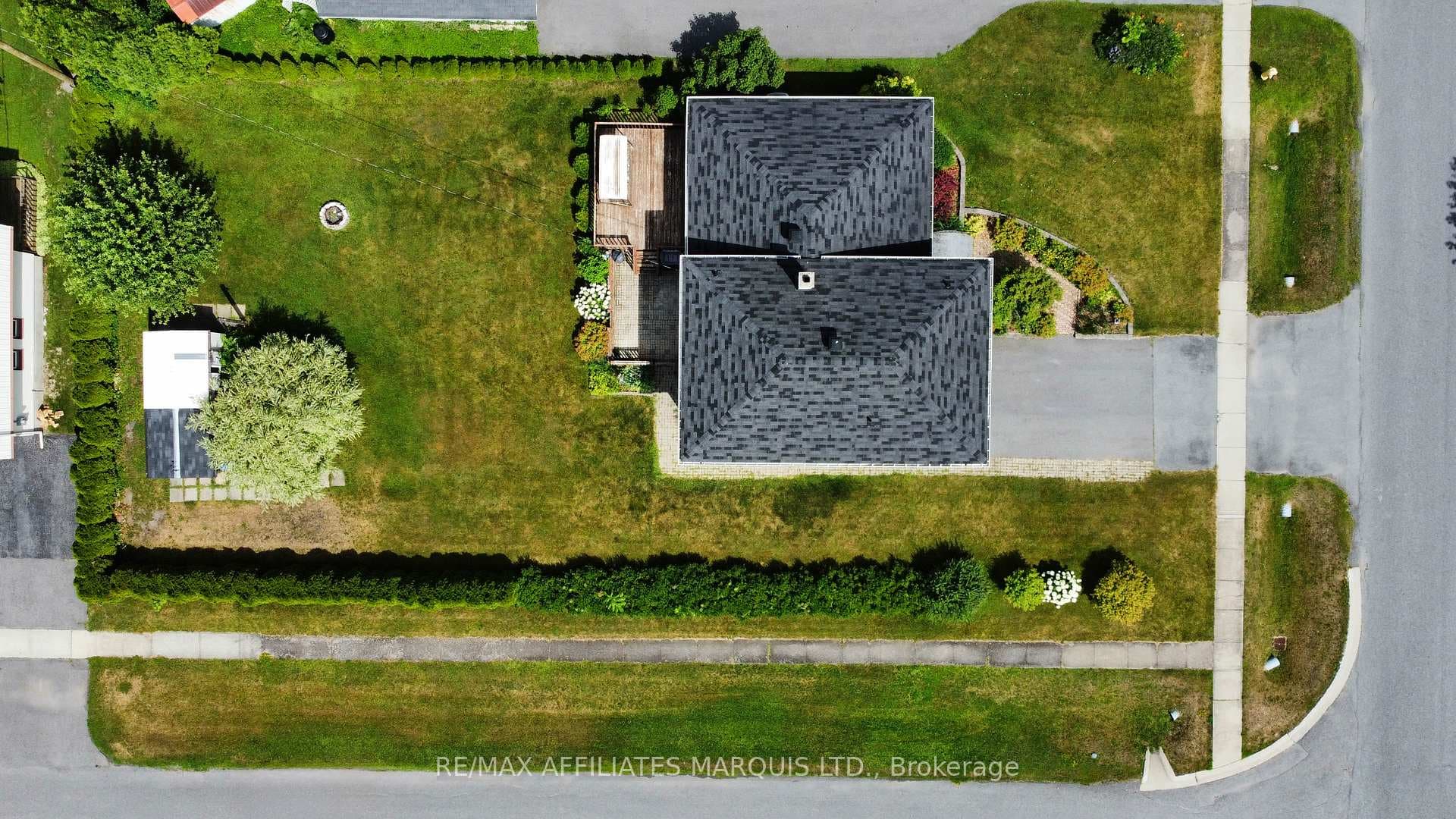 11 Ault Drive photo 33