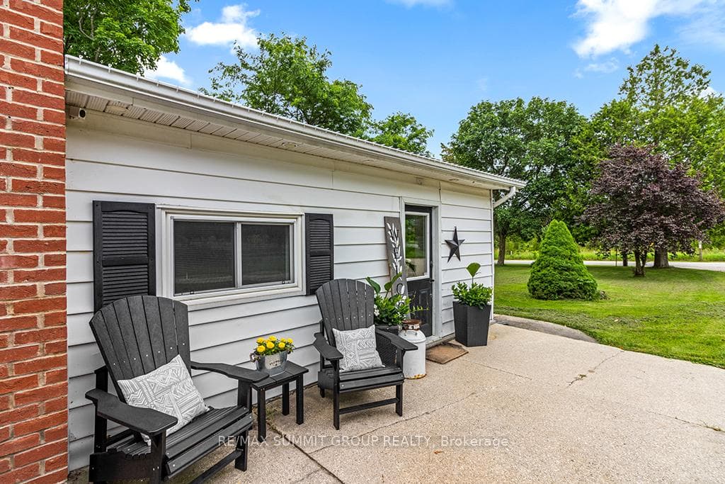 395618 Concession 2 N/A photo 22