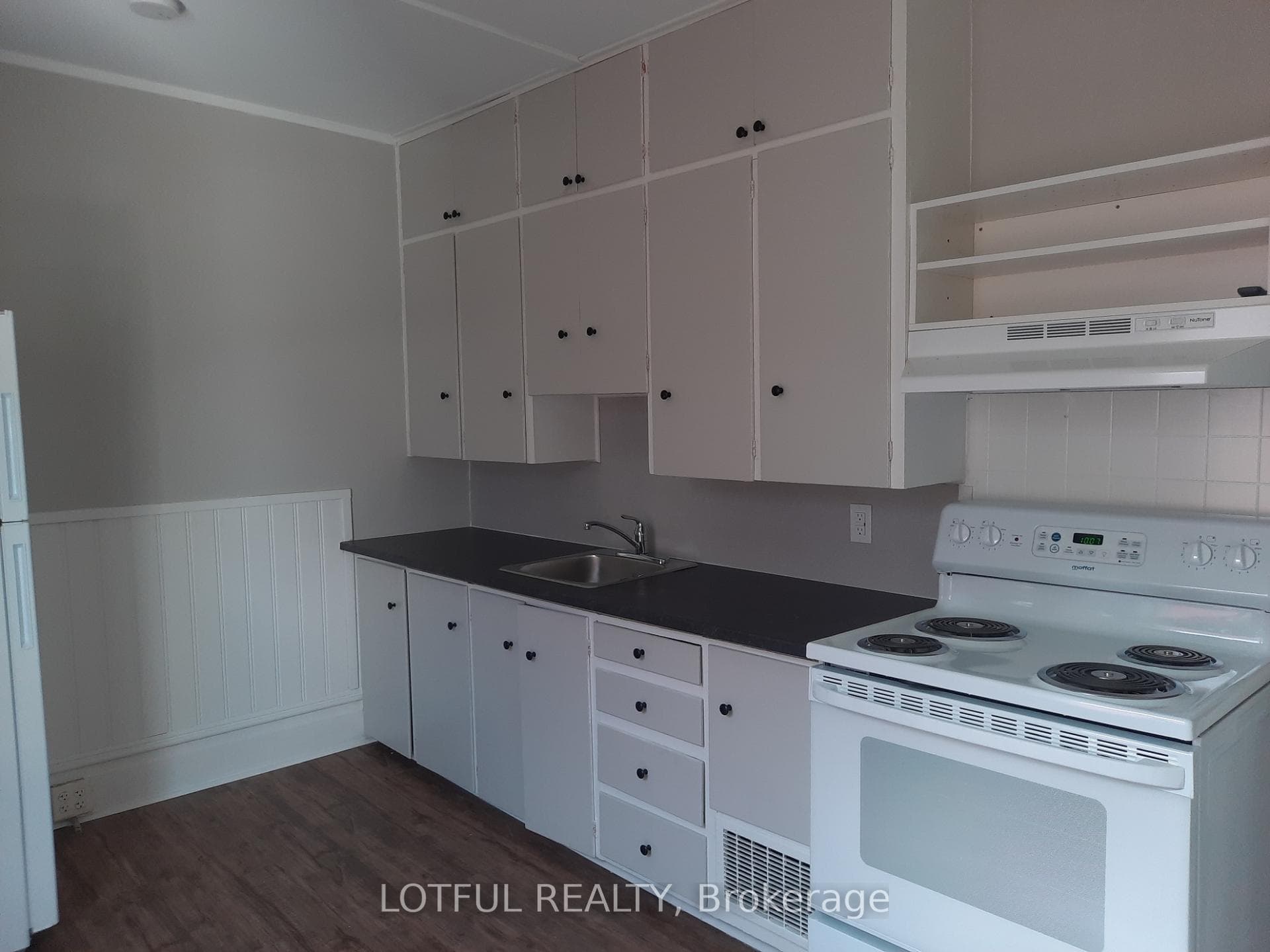 7-1/2 Montgomery Place Unit 2 photo 2