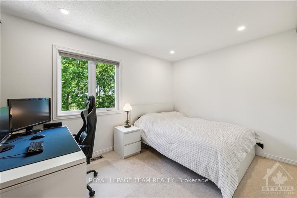 33 CARIBOU Avenue photo 21