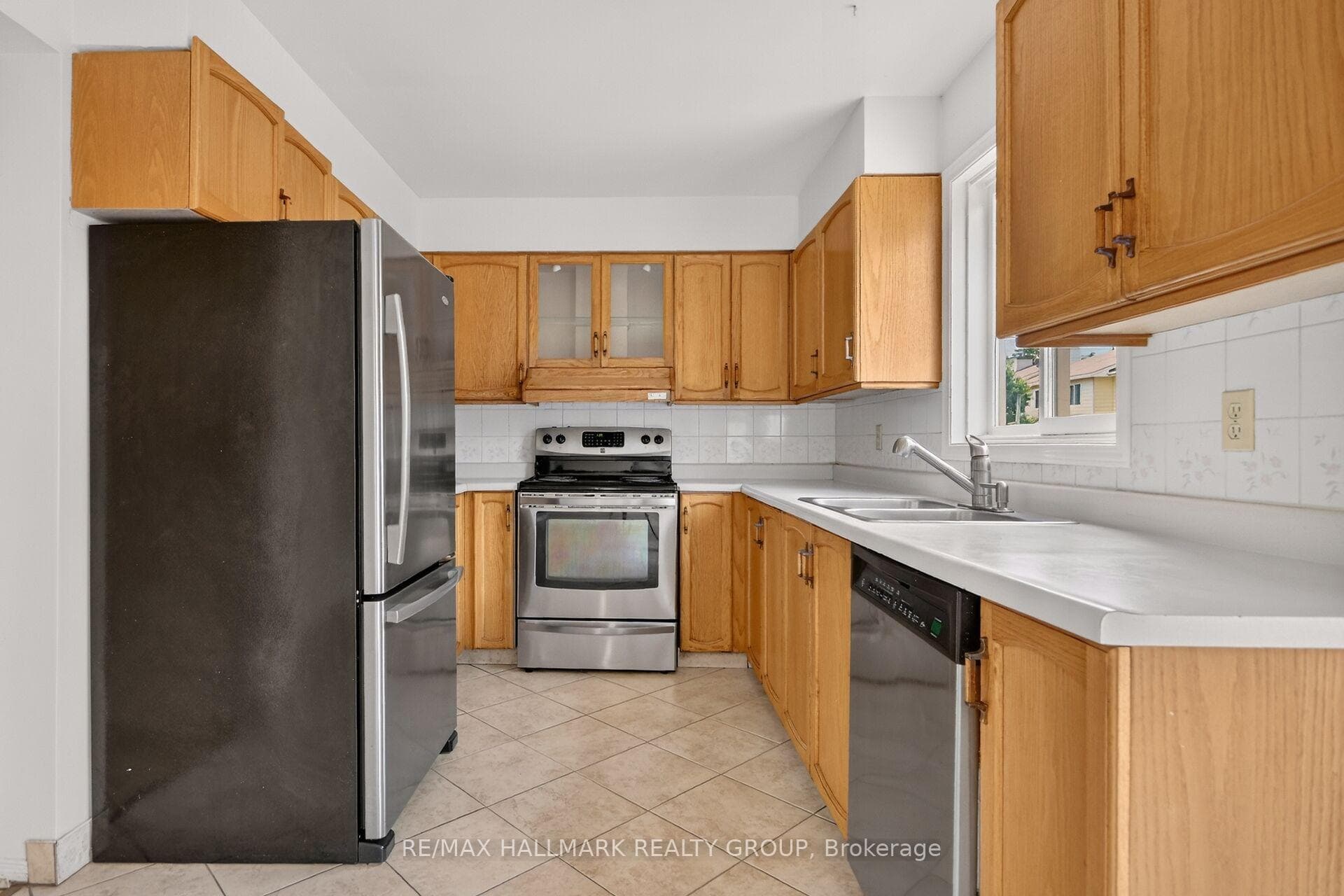 49 Newport Crescent photo 23