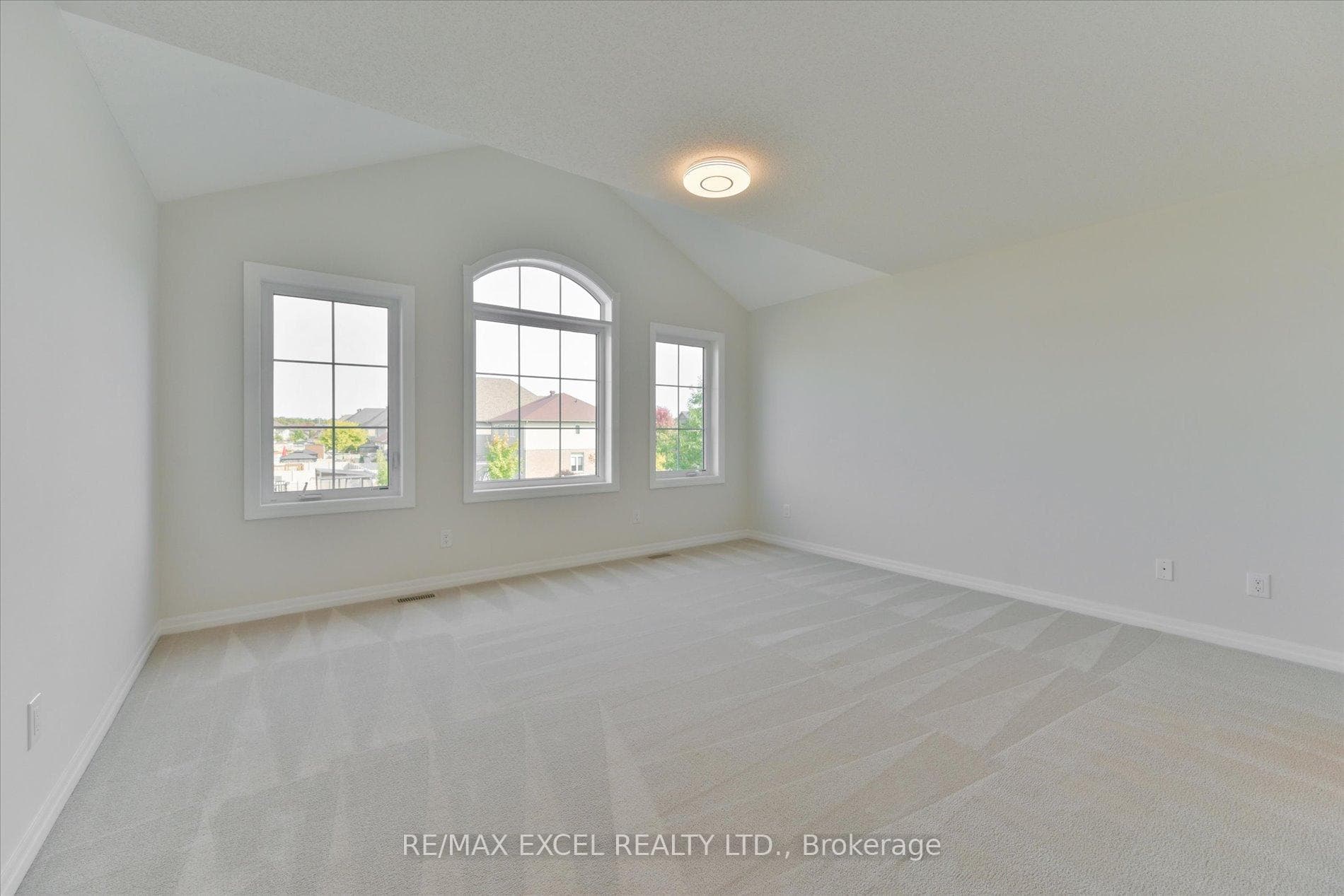 516 Peerless Street photo 17