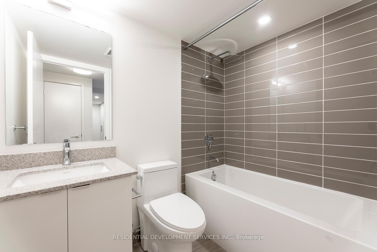 500 Wilson Avenue Unit 620 photo 4