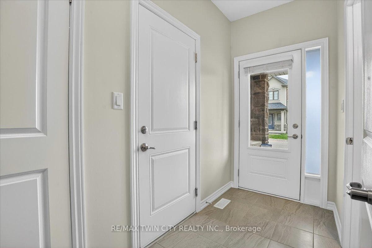 324 Equestrian Way Unit 16 photo 7