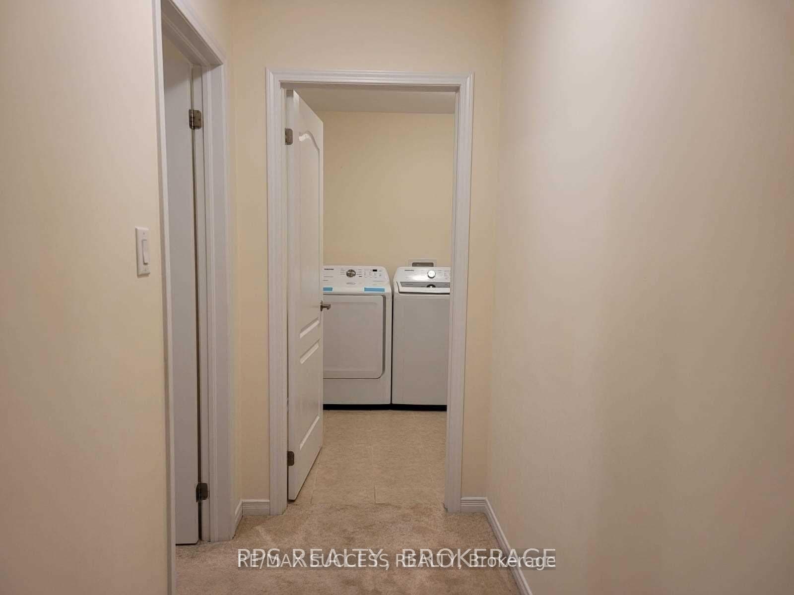 7916 Odell Crescent photo 37