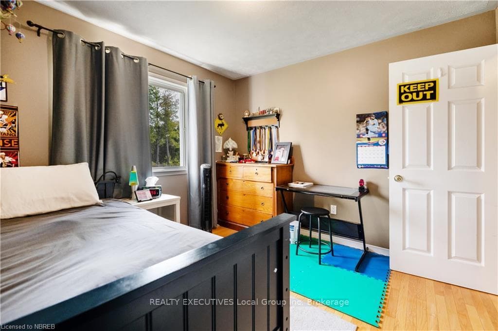 533 TILLICUM BAY Road photo 16